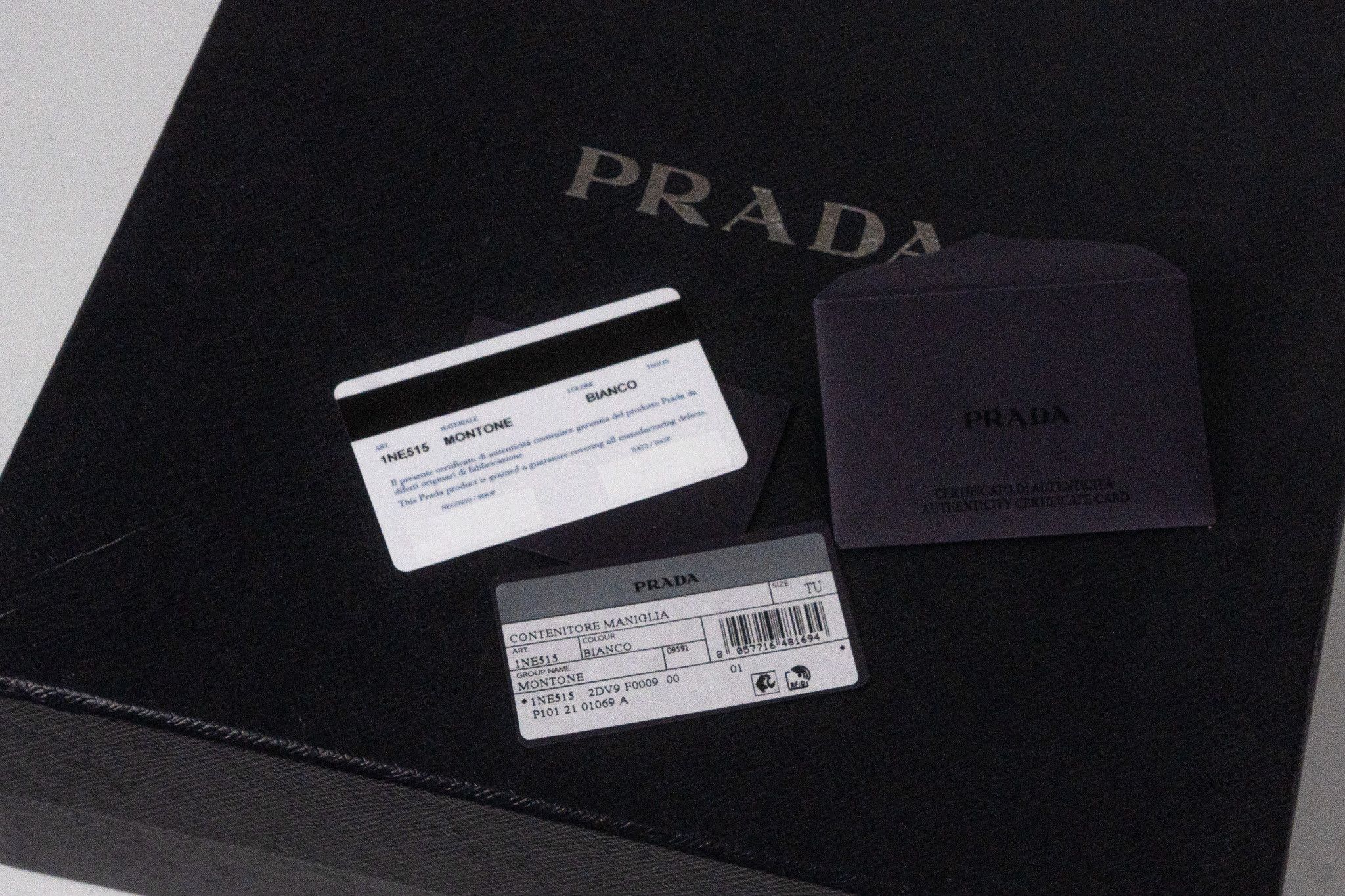 Prada Re-Edition 2000 shearling shoulder bag in white Size ONE SIZE - 10 Thumbnail