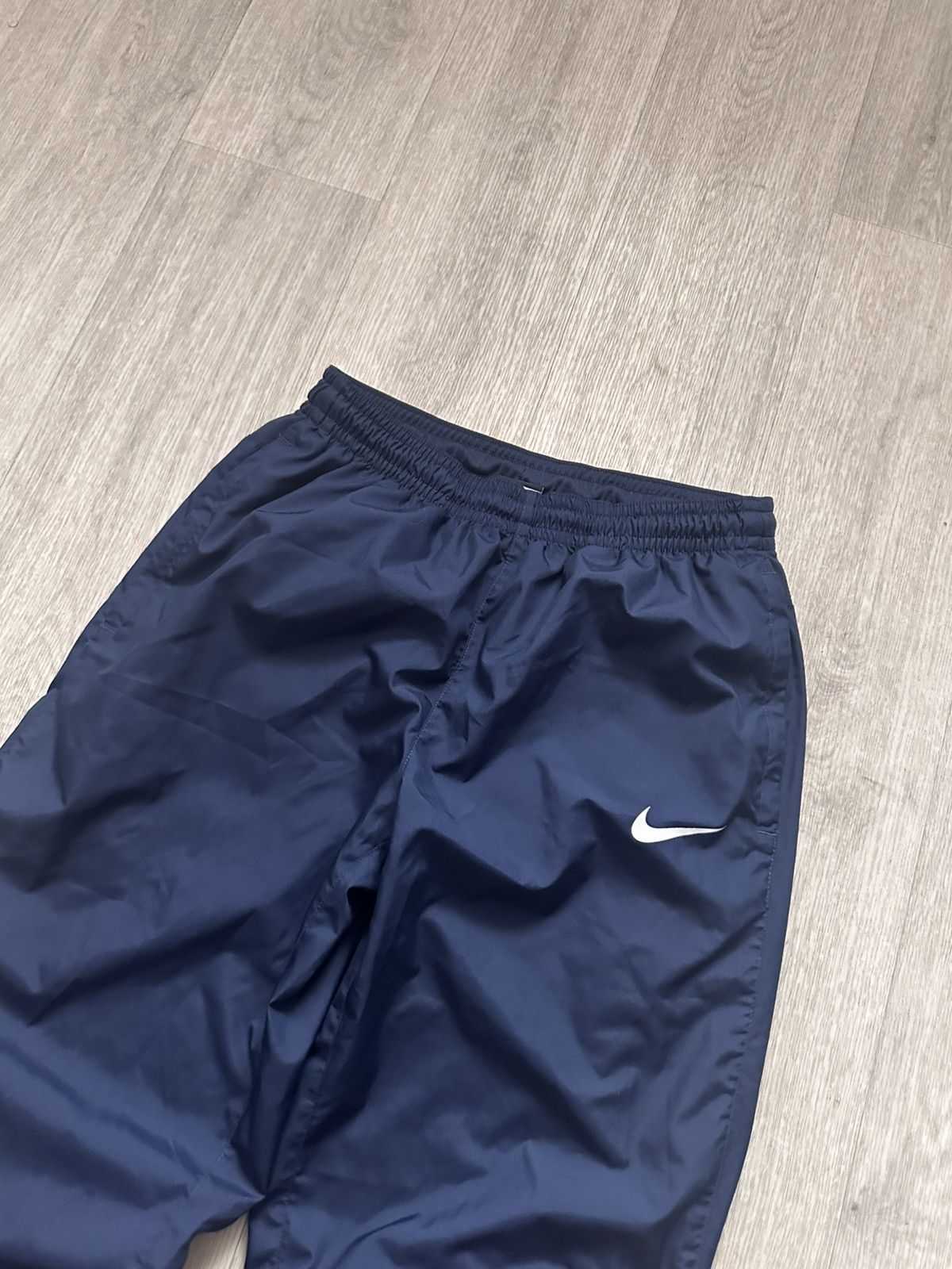Nike Vintage Nike Nylon Blue Pants Size US 30 / EU 46 - 2 Thumbnail