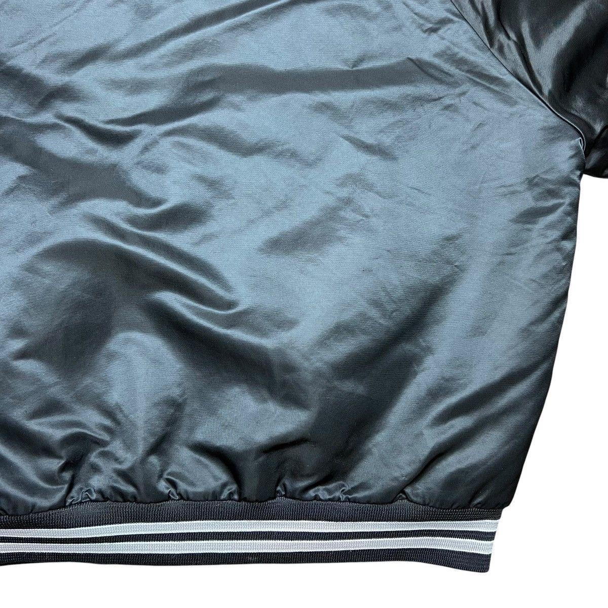 Chalk Line Vintage 80s Raiders Football Helmet Chalk Line Satin Jacket Size US L / EU 52-54 / 3 - 15 Thumbnail