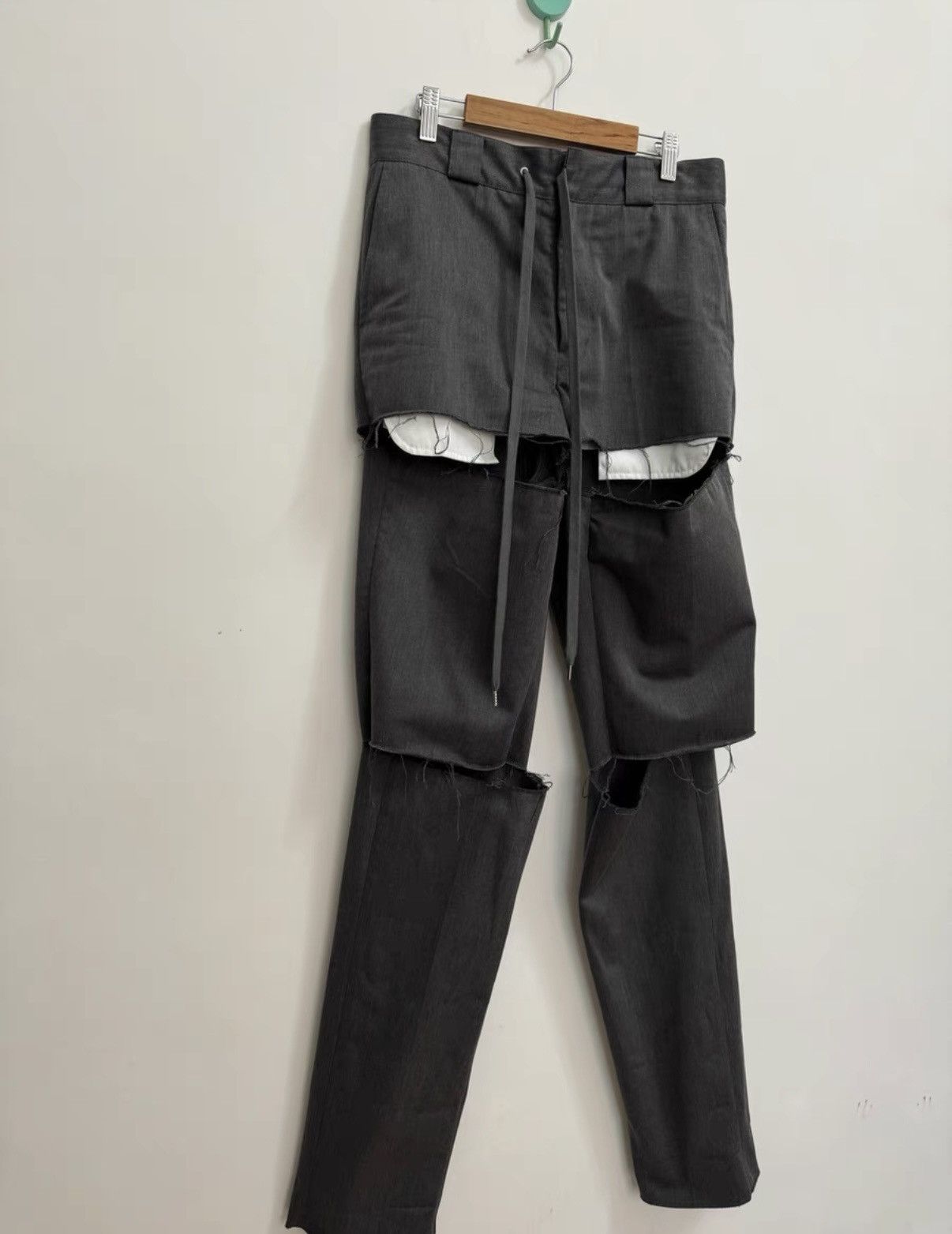 Takahiromiyashita The Soloist. TAKAHIROMIYASHITA THE SOLOIST ripped suit pants Size US 30 / EU 46 - 3 Thumbnail