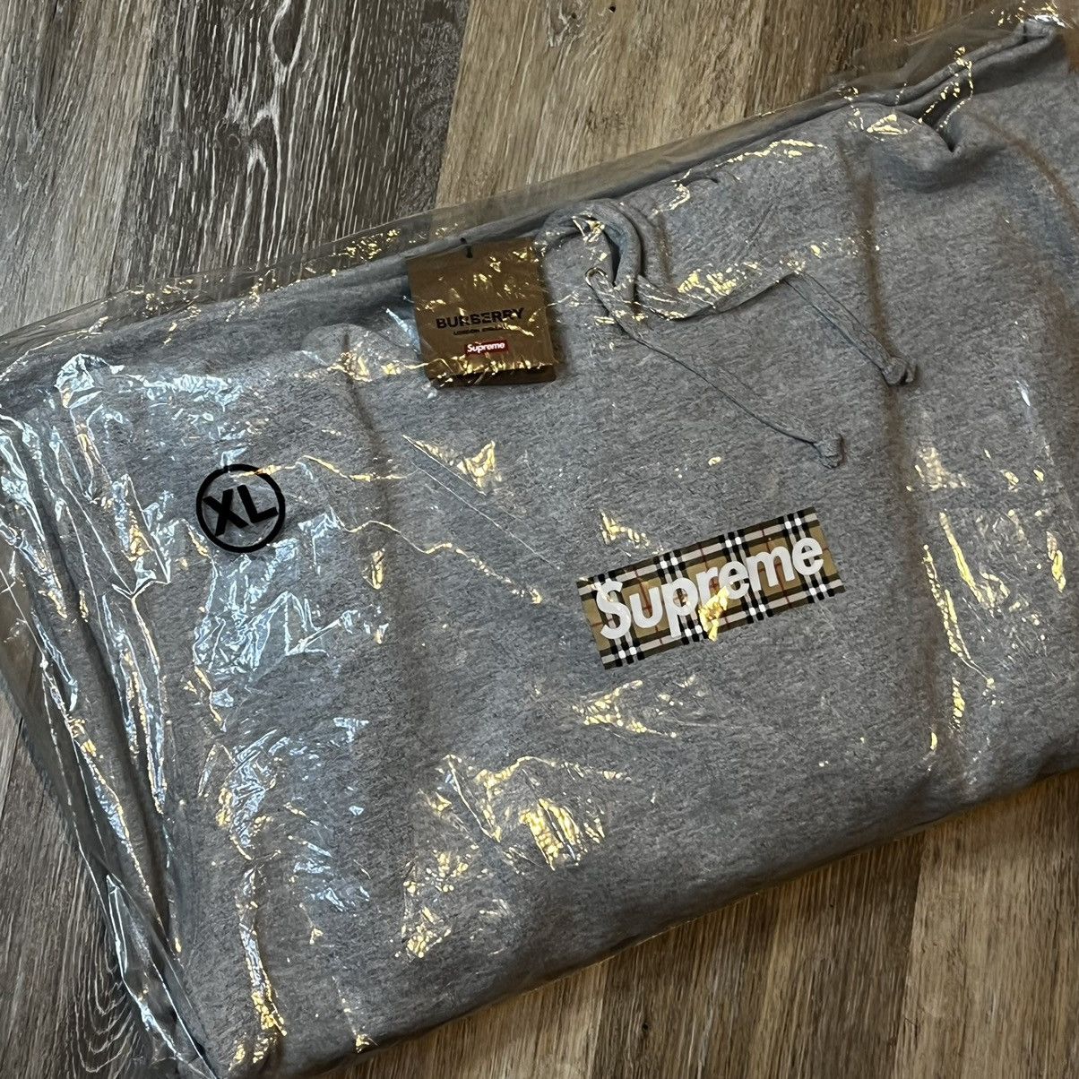 Supreme Supreme x Burberry Box Logo Hoodie Size US XL / EU 56 / 4 - 4 Thumbnail