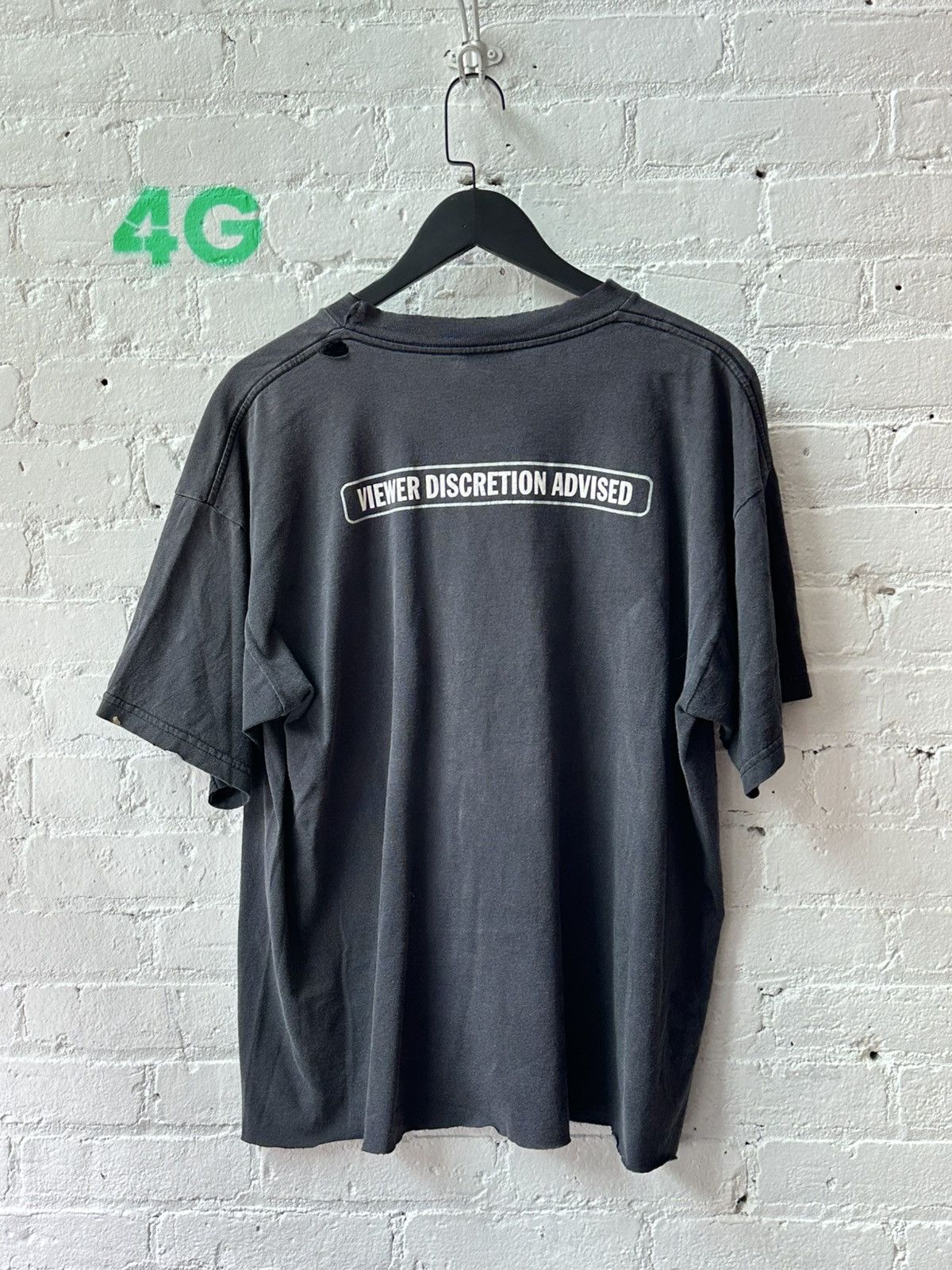 Vintage VINTAGE CAMEL VIEWER DISCRETION THRASHED T Size US XL / EU 56 / 4 - 4 Thumbnail