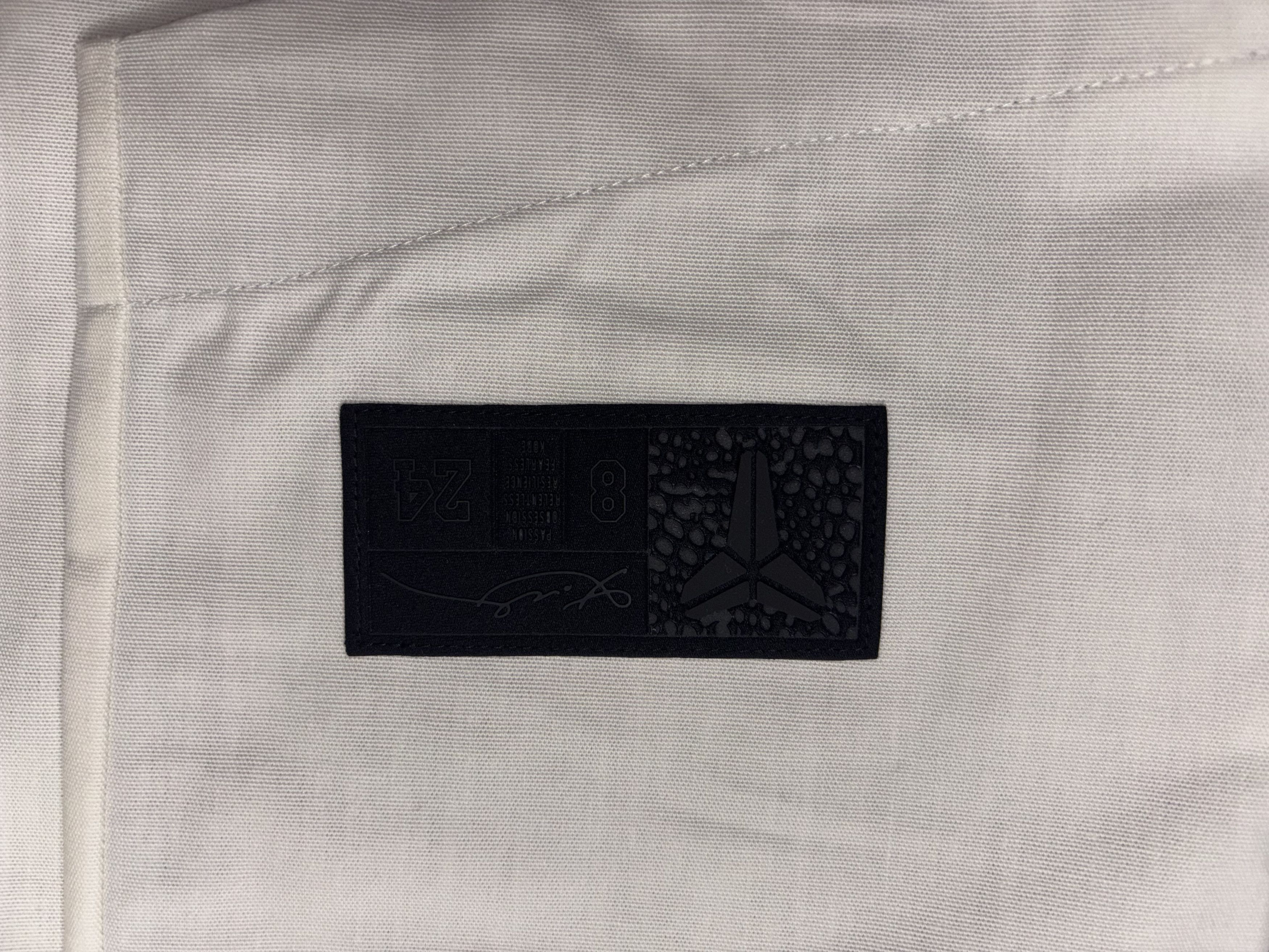 Nike Nike Kobe Bryant Mamba Baseball Jersey White XL IB0007-133 Size US XL / EU 56 / 4 - 14 Thumbnail