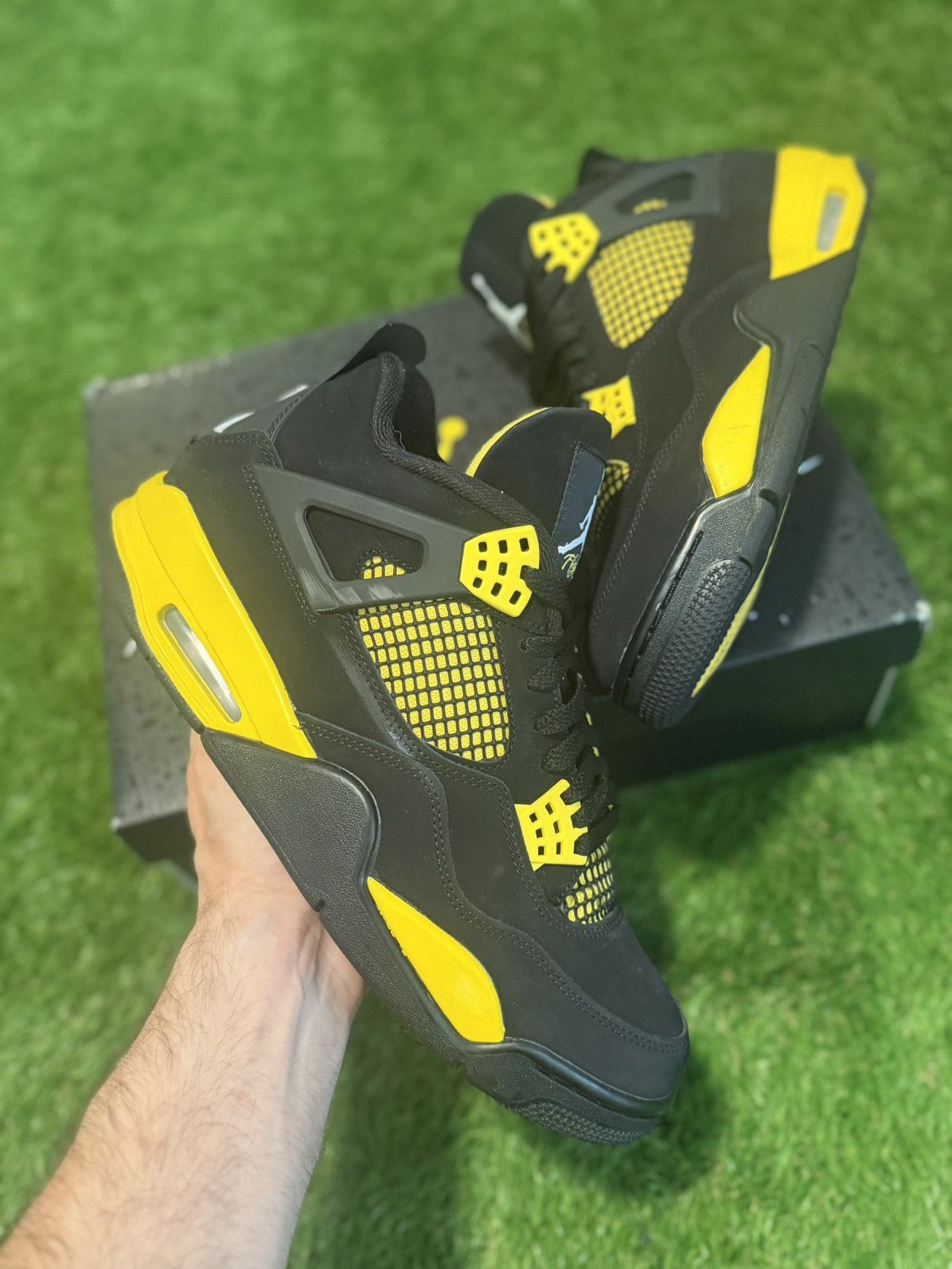 Jordan Brand Jordan 4 Thunder Size US 10 / EU 43 - 4 Thumbnail