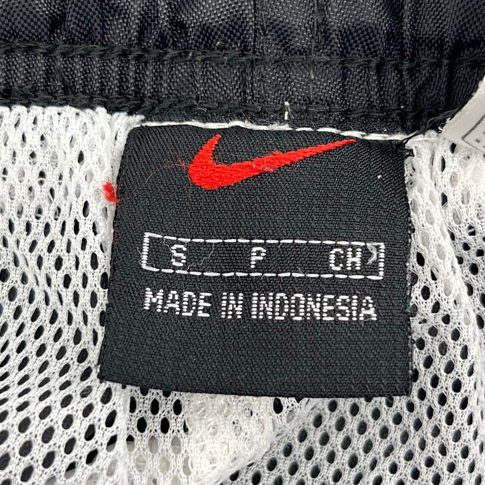 Nike Nike Vintage 90s Nylon Swish Track Pants Small Size US 27 - 8 Thumbnail