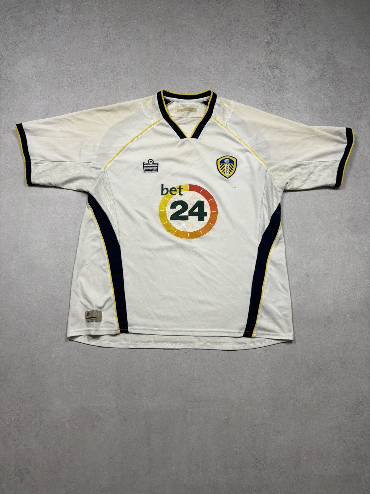 Vintage Vintage Leeds United Douglas #4 2006/07 Home Football Jersey Size US XL / EU 56 / 4 - 1 Thumbnail