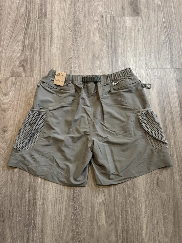 Nike Nike ACG Snowgrass Cargo Trail Shorts Green Hiking Short Size US 26 / EU 42 - 2 Thumbnail