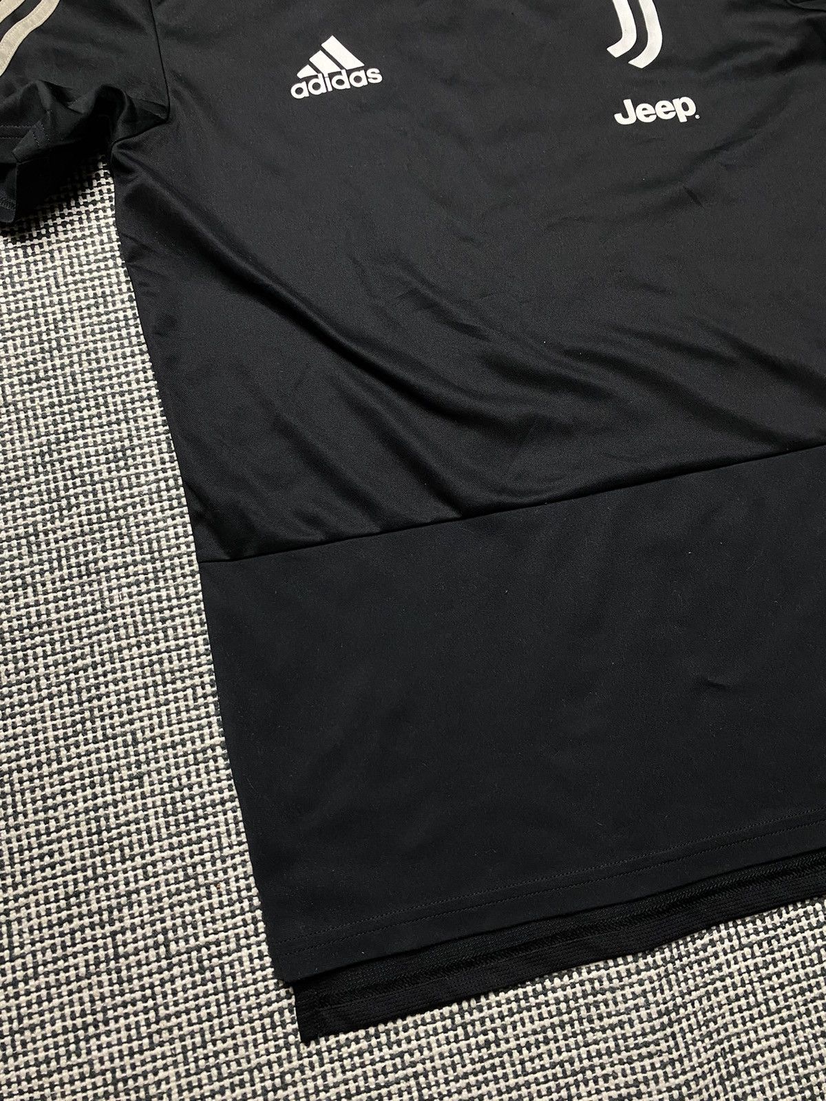 Adidas Juventus adidas soccer jersey 2018 Size US S / EU 44-46 / 1 - 4 Thumbnail