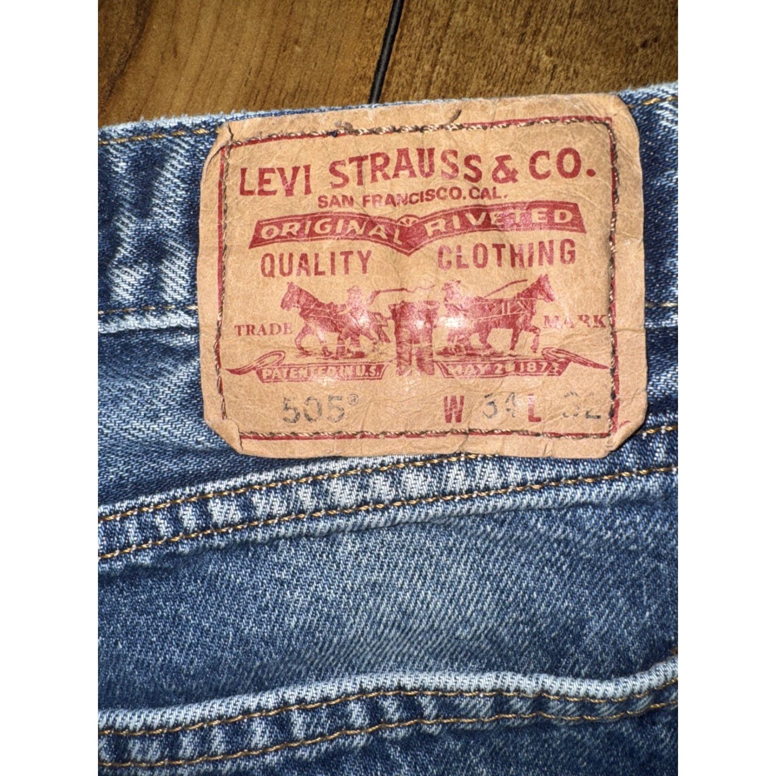 Levi's VINTAGE Levi’s 505 Regular Straight Jeans 34x31 Blue Denim Zip Fly Mid Rise USA 90s 80s Mens Jeans Size US 34 / EU 50 - 8 Thumbnail