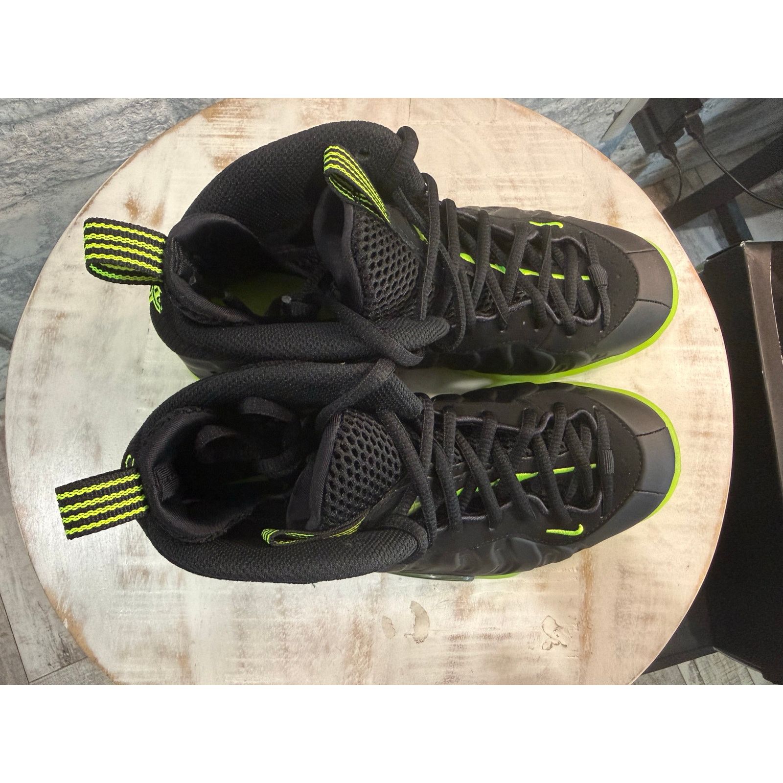 Nike Nike Little Posite One Black Volt Size 5y HF0977-001 Size US 5 / EU 37 - 2 Thumbnail