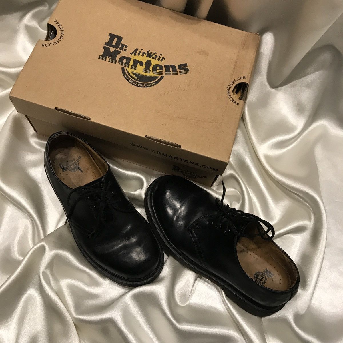 Dr. Martens × Vintage Dr. Martens 1461 Low Black Short 3 Hole Vintage Leather Size US 6 / IT 36 - 7 Thumbnail