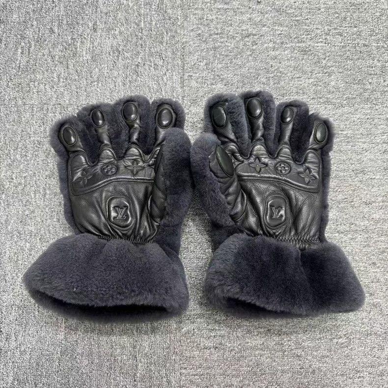 Louis Vuitton Louis Vuitton Bear Gloves With Monogram Design-zp-2507 Size ONE SIZE - 3 Thumbnail