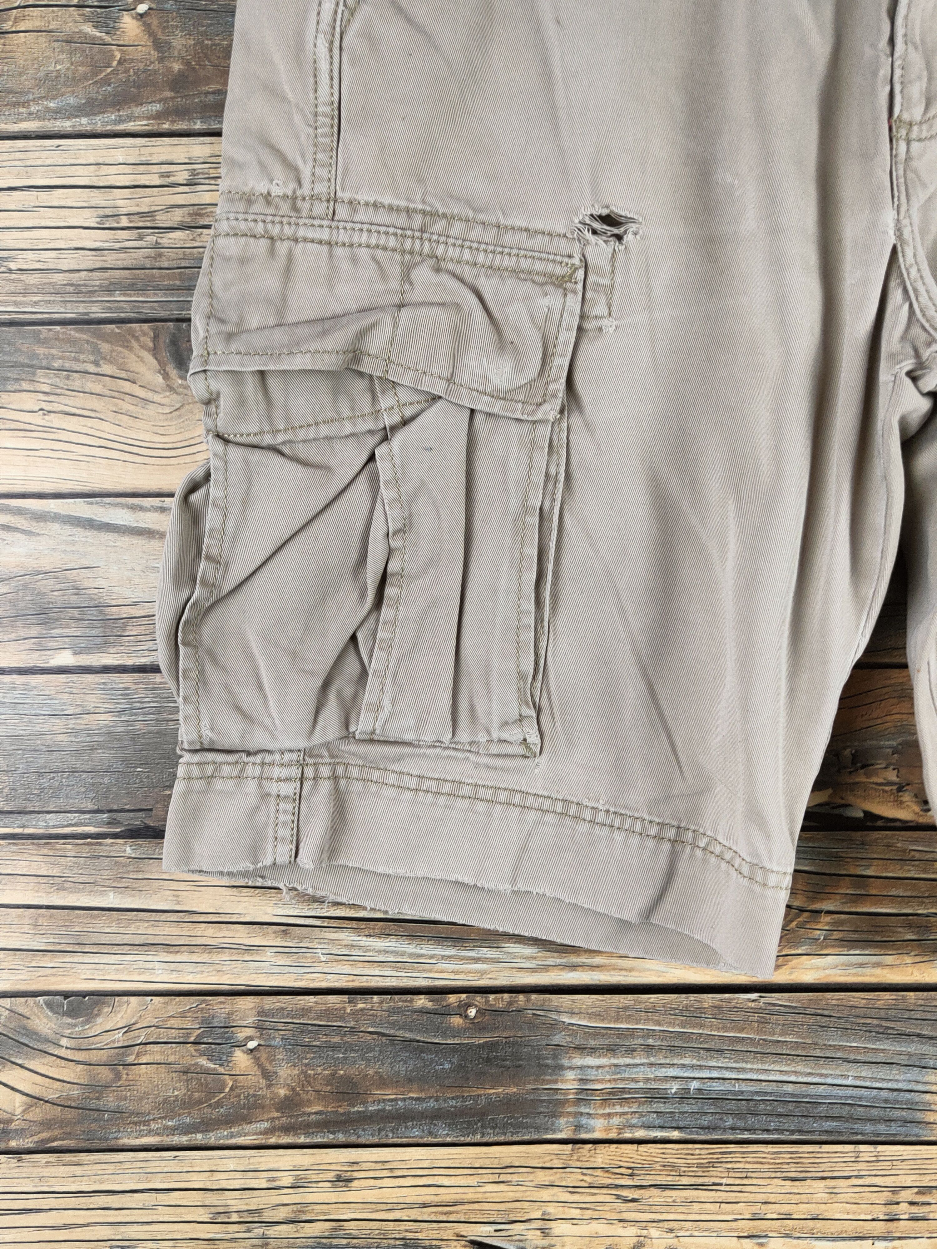 Levi's Levi's Beige Multipocket Shorts #S2840 Size US 32 / EU 48 - 4 Thumbnail