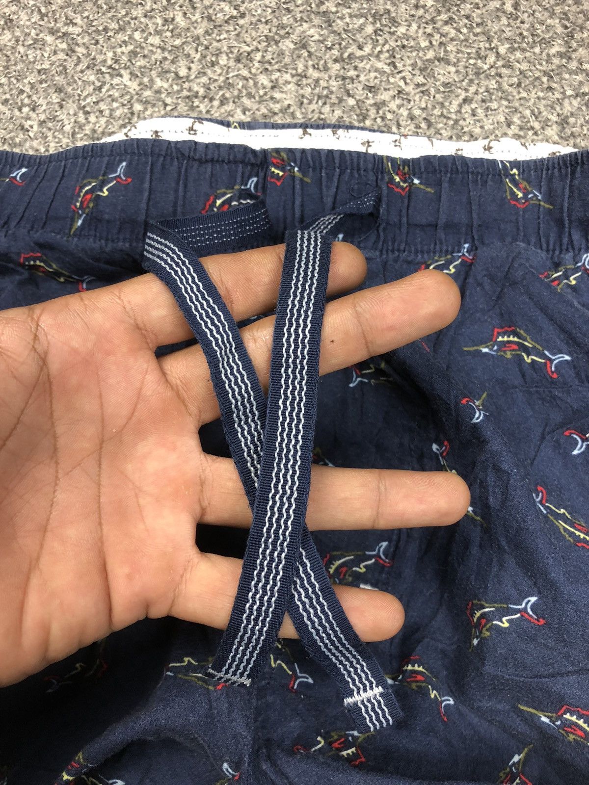Tommy Bahama × Vintage Tommy Bahama Fullprinted Shortpants Size US 37 - 11 Thumbnail