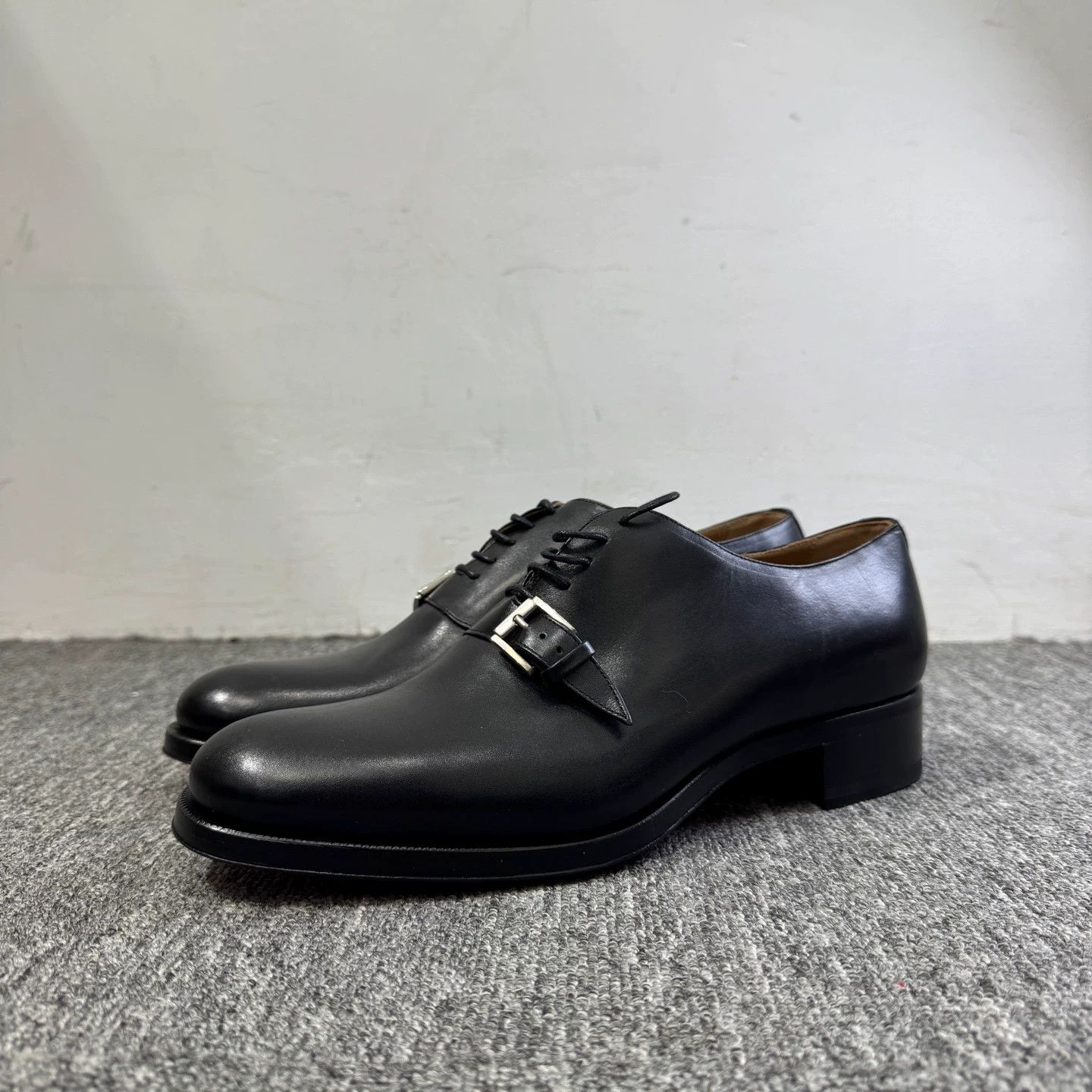 Christian Louboutin Christian Louboutin leather shoes 40.5 new Size US 7.5 / EU 40-41 - 1 Thumbnail