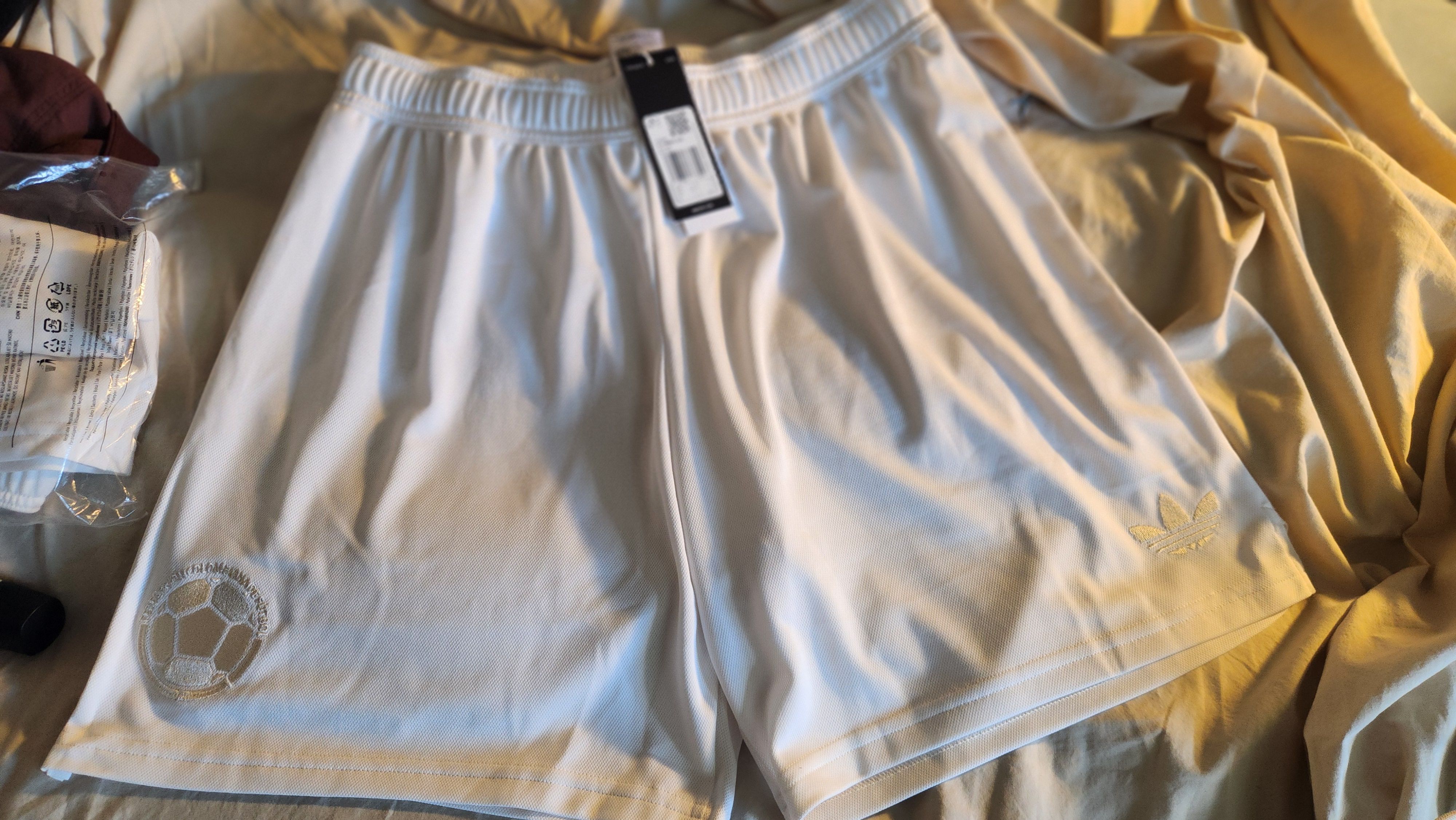 Adidas Player issue soccer shorts - Colombia 100 anniversary Size US 33 - 1 Thumbnail