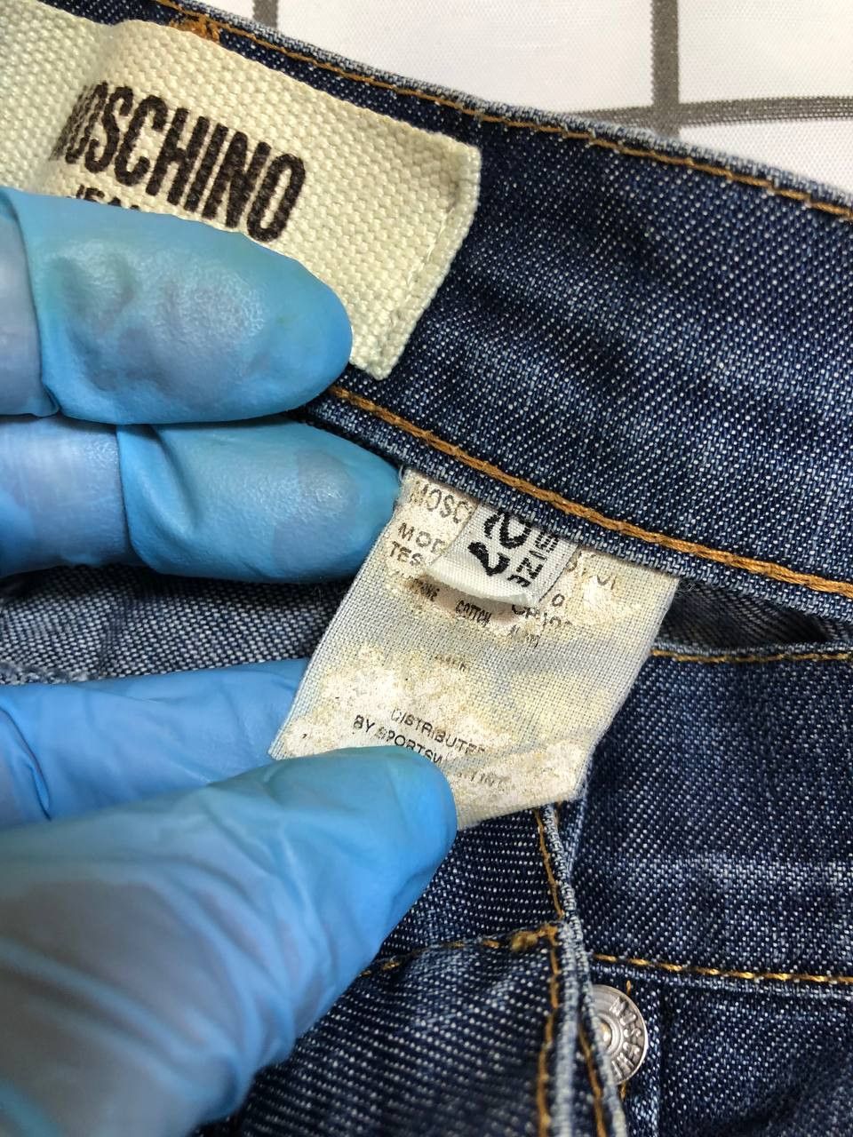 Moschino Vintage Moschino Peace Button Fly Dark Washed Denim Jeans Size 27" / US 4 / IT 40 - 16 Thumbnail