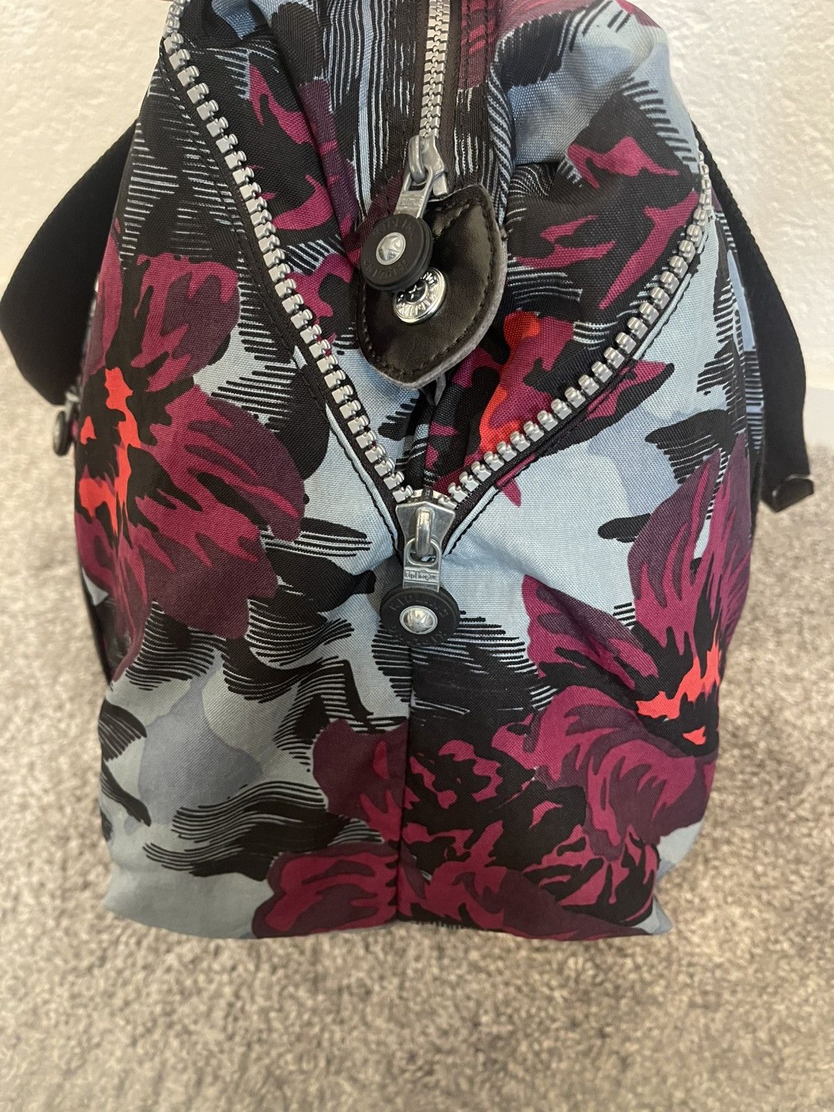 Japanese Brand KIPLING VINTAGE AVANT GARDE Y2K FLOWERS MONKEY BIG BAG Size ONE SIZE - 8 Thumbnail