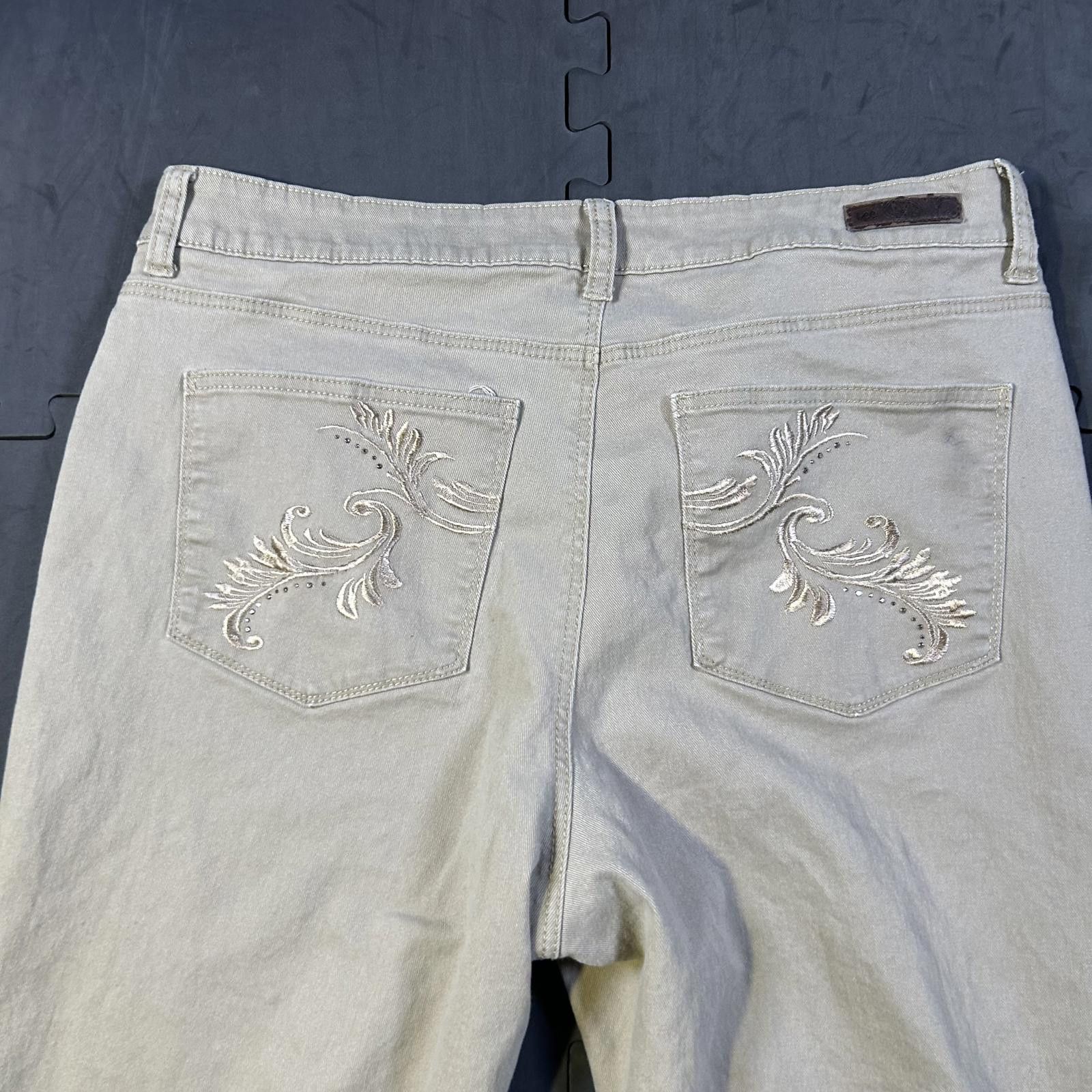 Lee Women's Casual Beige Pants with gold Embroidered Pocket Size 32" / US 10 / IT 46 - 7 Thumbnail