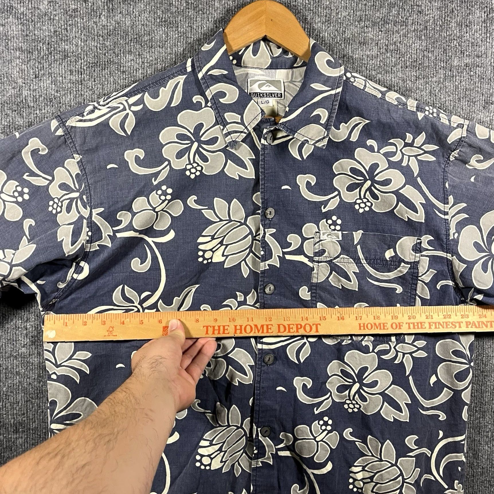 Quiksilver VINTAGE Quiksilver Shirt Mens Large Blue Hawaiian Camp Flowers Surf Floral 90s Size US L / EU 52-54 / 3 - 4 Thumbnail