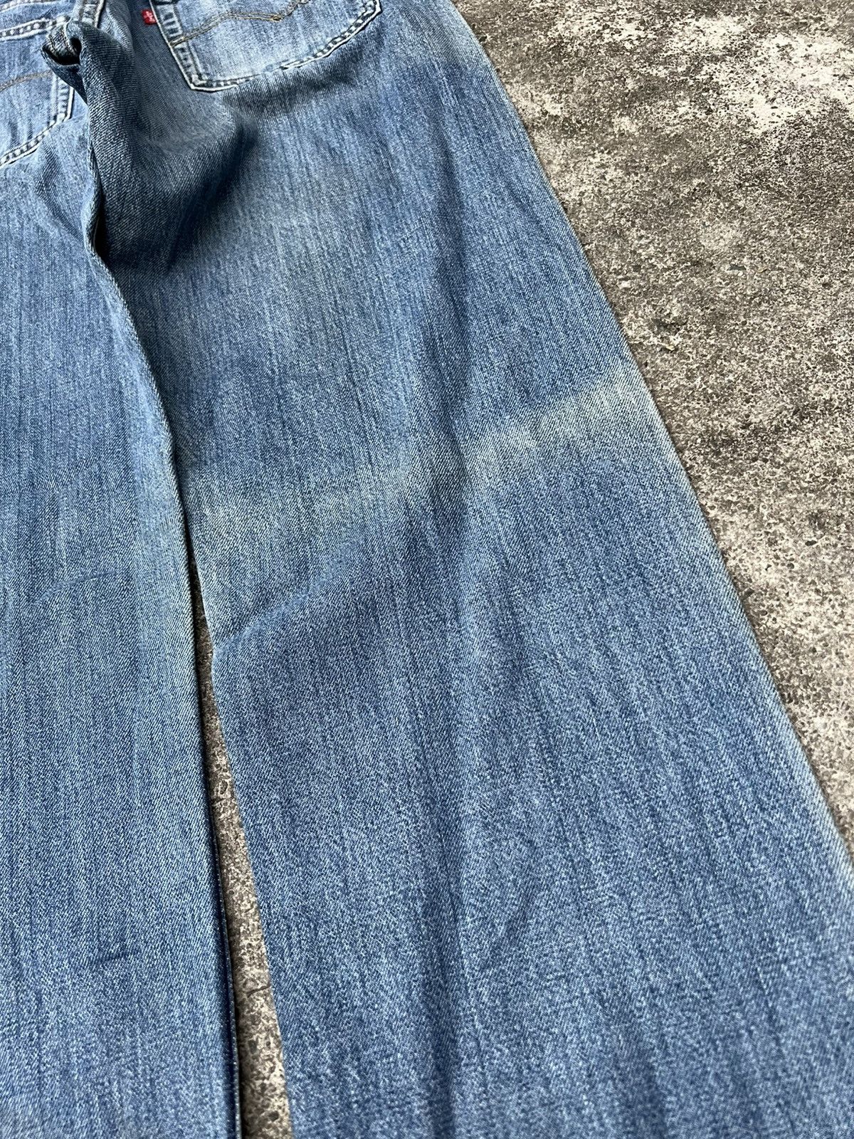 Levi's Vintage 90’s Levi’s 551Z Big E Selvedge Faded Jean Size US 30 / EU 46 - 19 Thumbnail