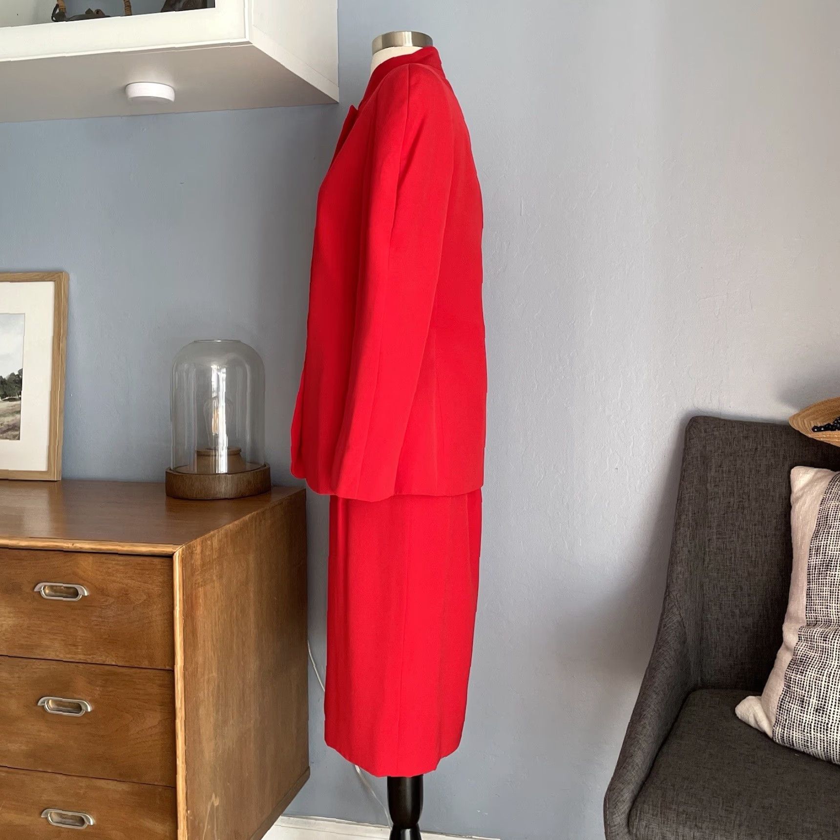 Carolina Herrera VINTAGE Carolina Herrera 90s Silk Jacket & Skirt Suit Rhinestone Buttons Sz 10 Women Red 2 Piece Set Size 32" / US 10 / IT 46 - 4 Thumbnail
