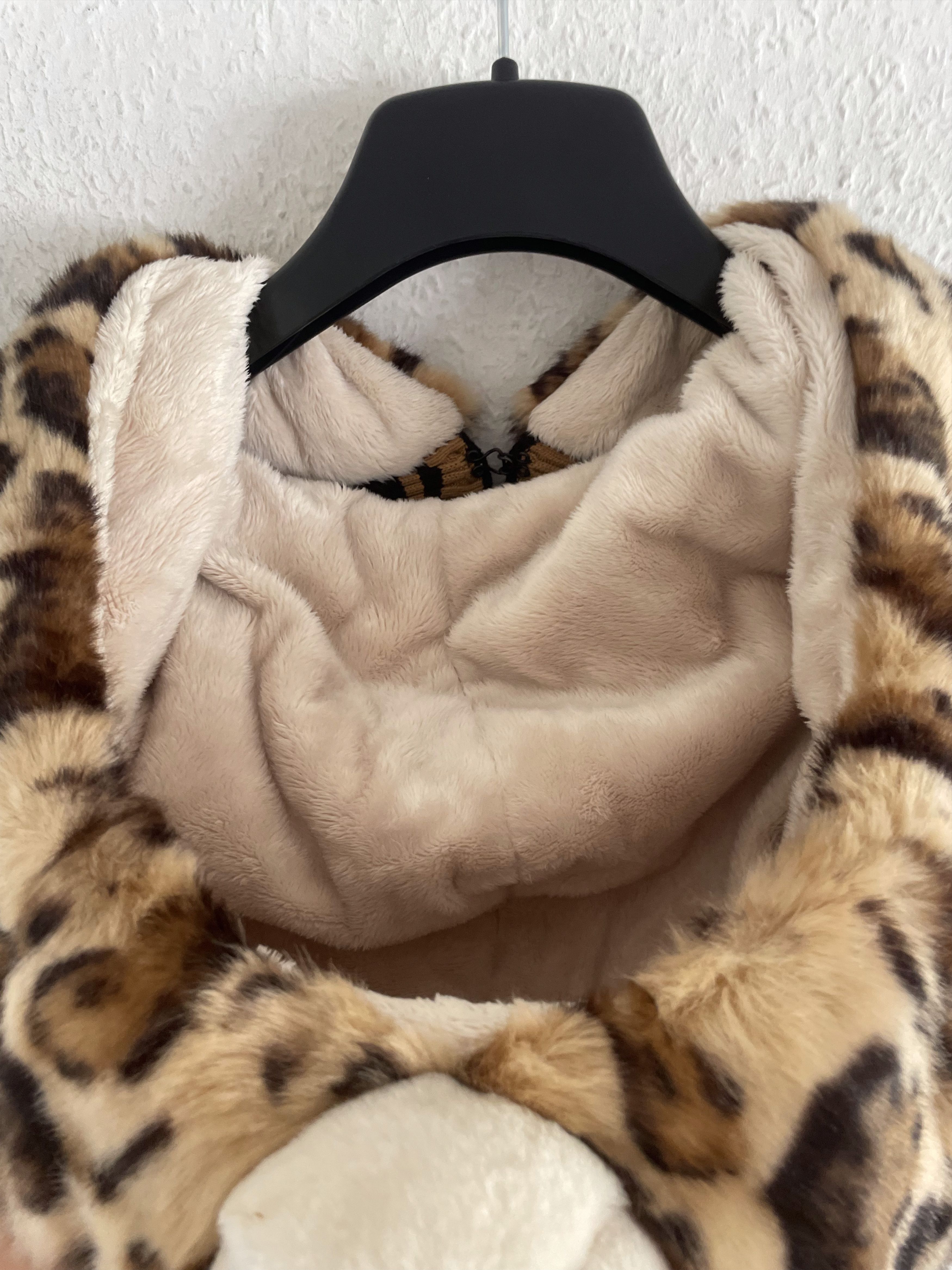 Dolce & Gabbana FW17 Leopard Faux Fur Hooded Vest Size XS / US 0-2 / IT 36-38 - 17 Thumbnail