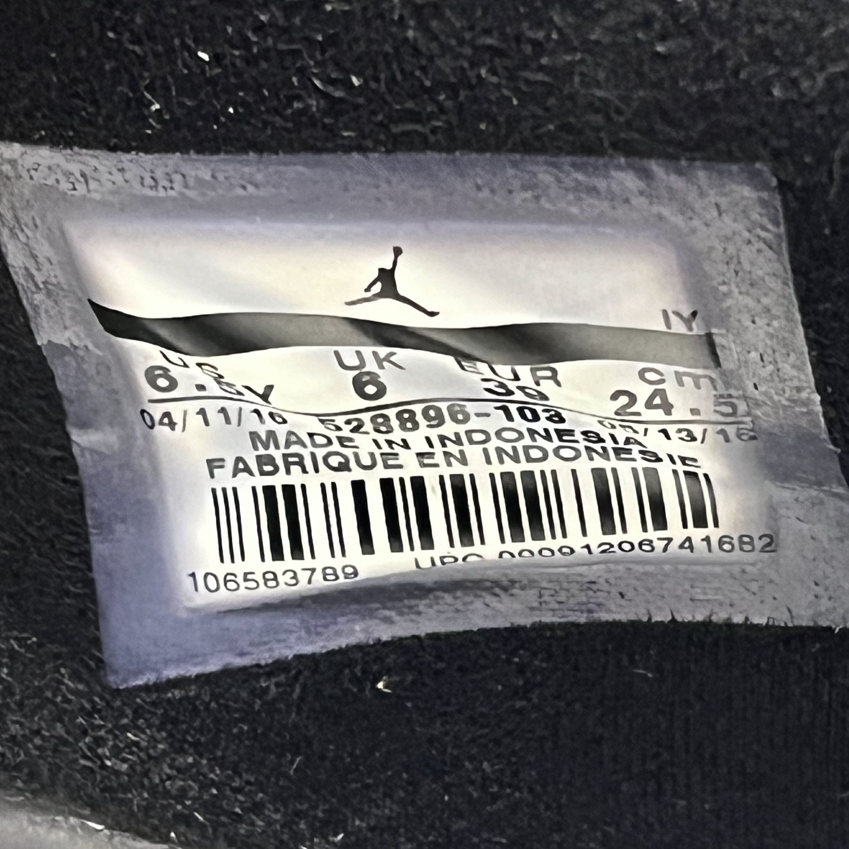Nike Air Jordan 11 Retro Low Closing Ceremony (GS) Size US 6.5 / EU 39-40 - 8 Thumbnail