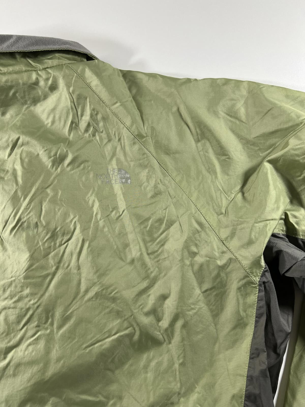 The North Face The North Face Women's Lightweight Nylon Jacket Size L Size L / US 10 / IT 46 - 9 Thumbnail