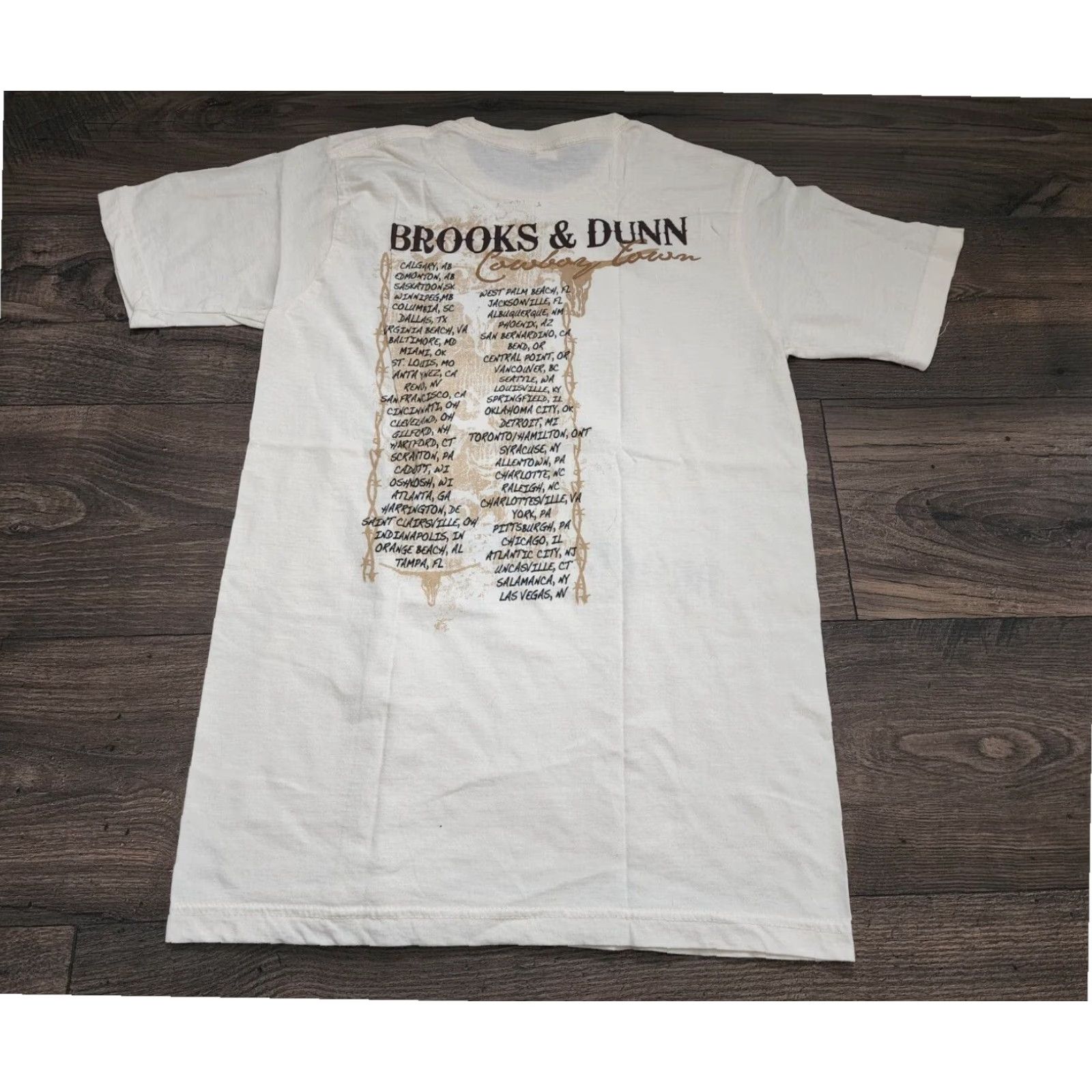 Tultex Brooks & Dunn Tour T-Shirt, Men's Medium, Cream, Cotton, Music Band, Cowboy Town, Short Sleeve Size US M / EU 48-50 / 2 - 2 Thumbnail
