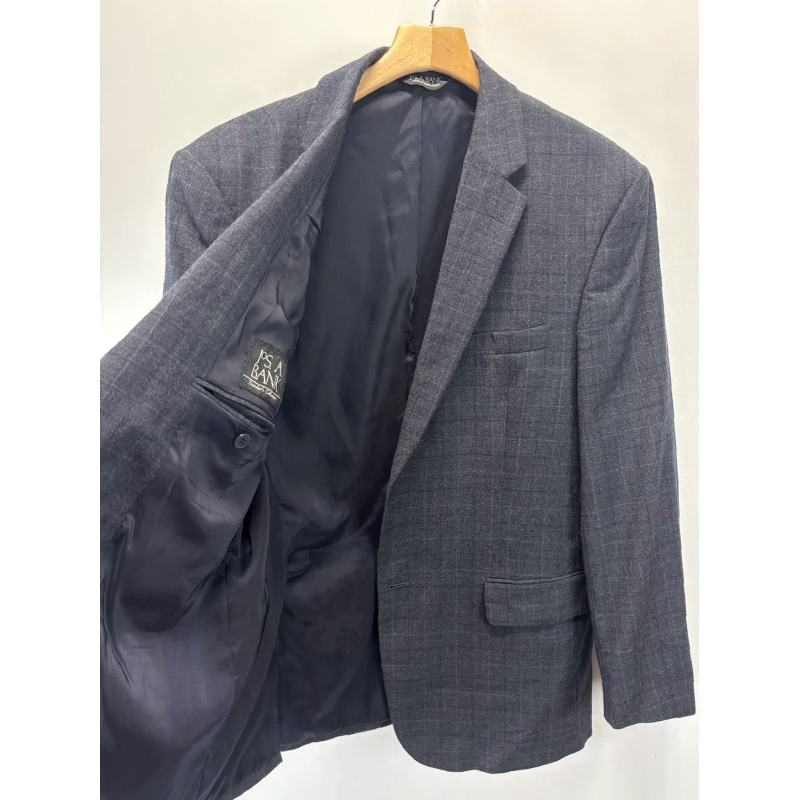 Jos. A. Bank Jos A Bank Blazer Mens 43R Navy Check Wool Travelers Collection Sport Coat Size 46R - 4 Thumbnail