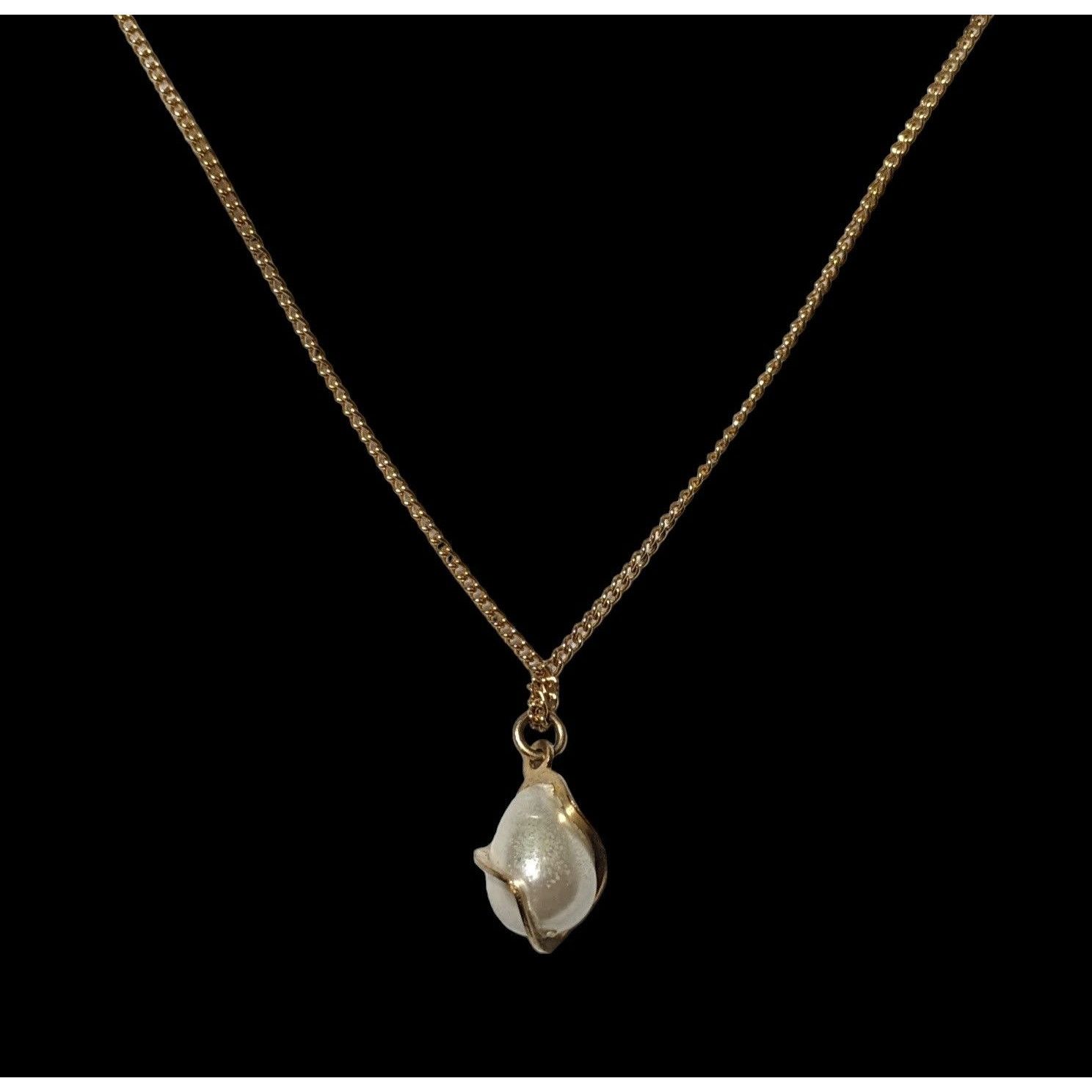 Other Elegant Swirl Wrapped Pearl Pendant Necklace Size ONE SIZE - 1 Thumbnail