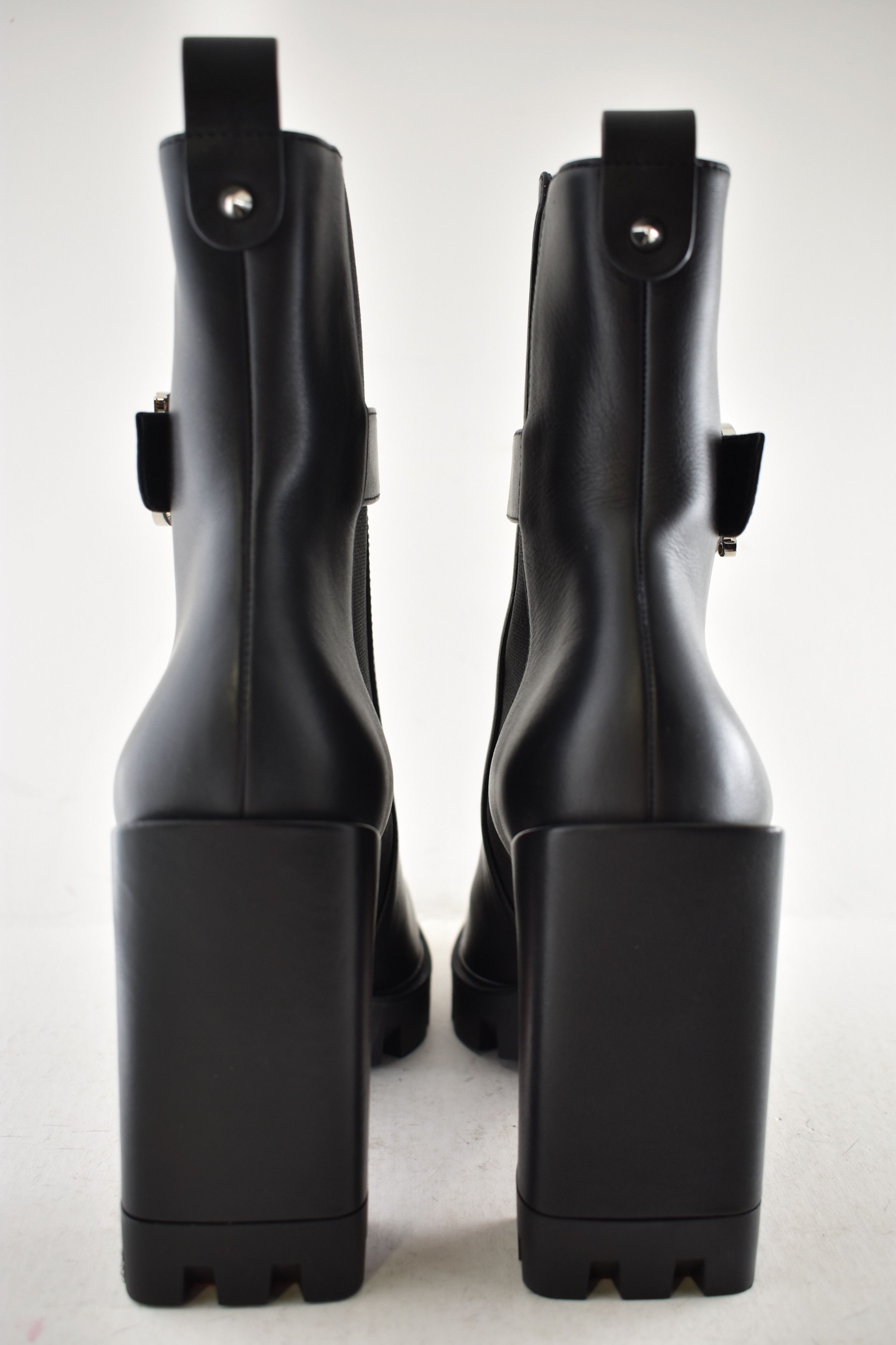 Christian Louboutin CL Chelsea Lug 100 Black Leather Ankle Block Heel Boot 41 Size US 11 / IT 41 - 18 Thumbnail
