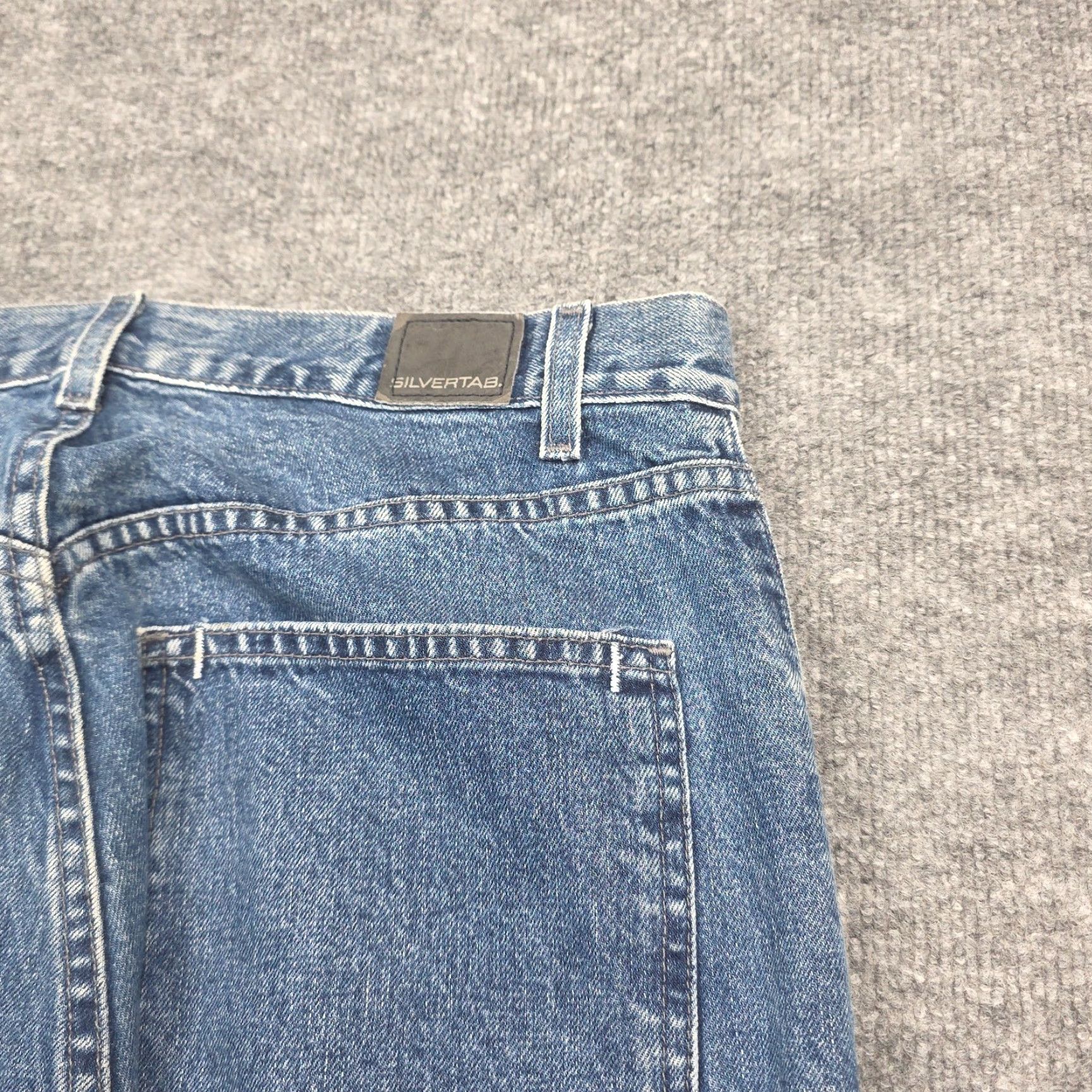 Levi's VINTAGE Levi's Silvertab Jeans Men 32 x 32 Blue Denim Loose Fit 90s Rock Logo USA Size US 32 / EU 48 - 5 Thumbnail