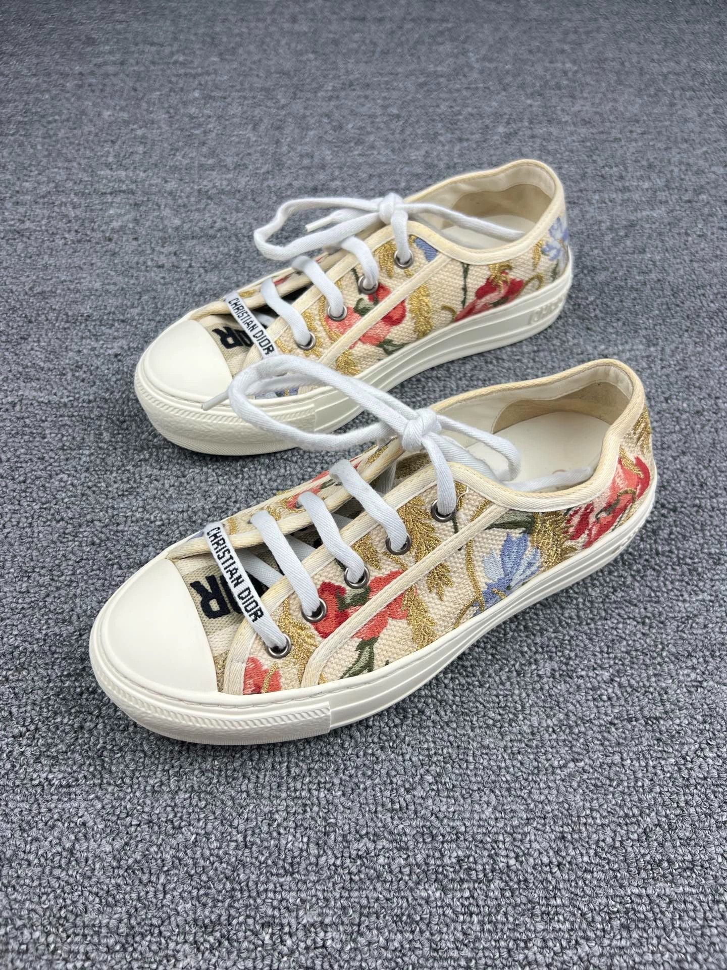 Dior Dior Floral Print Lowtop Sneakers - dmc Size US 5.5 / EU 38 - 1 Thumbnail