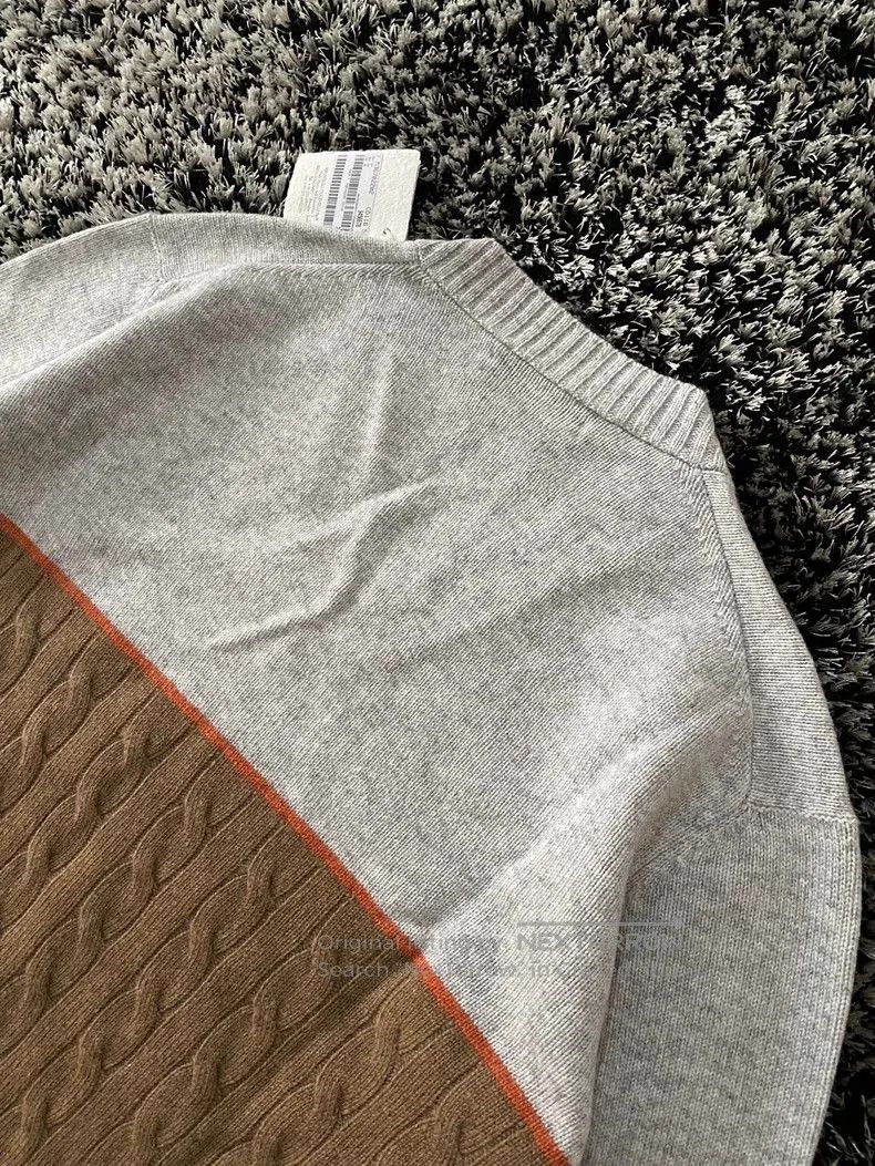 Brunello Cucinelli Brunello Cucinelli Men's V-Neck Sweater. Size US L / EU 52-54 / 3 - 5 Thumbnail