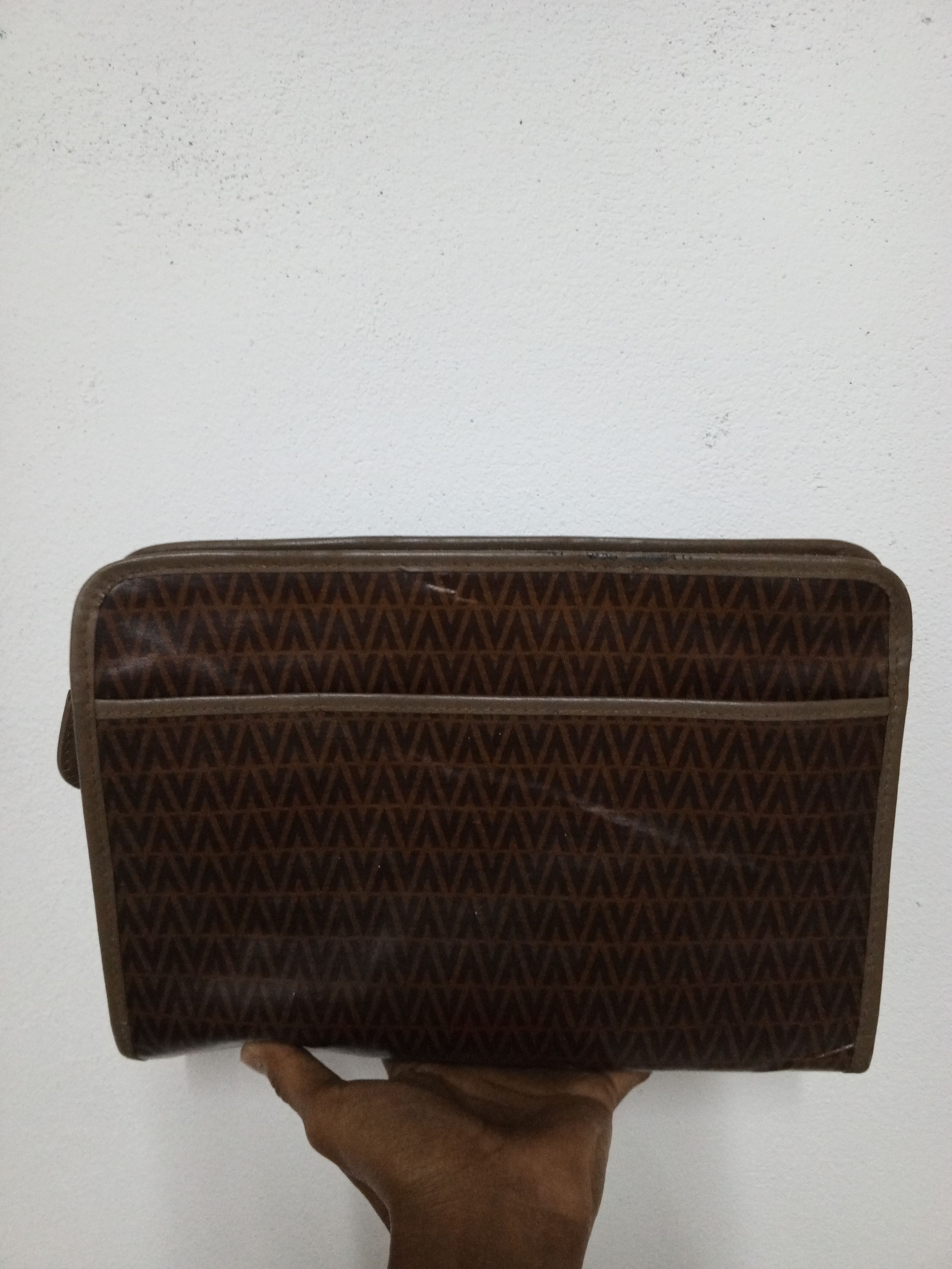 Mario Valentino Vtg MARIO VALENTINO Brown Coated Canvas Medium Clutch Bag Size ONE SIZE - 3 Thumbnail
