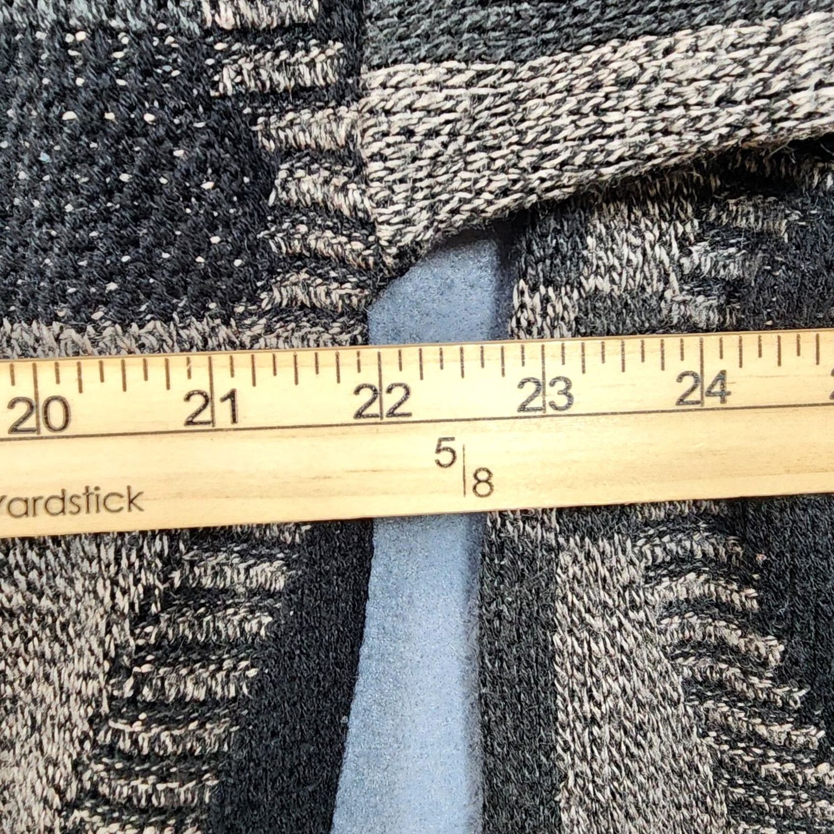 Jantzen VINTAGE PDX Jantzen Sweater Mens Large Acrylic Black Grey 90s Diamond Argyle Crew Neck Pullover Knit Long Sleeve Mens Woolless Size US L / EU 52-54 / 3 - 5 Thumbnail