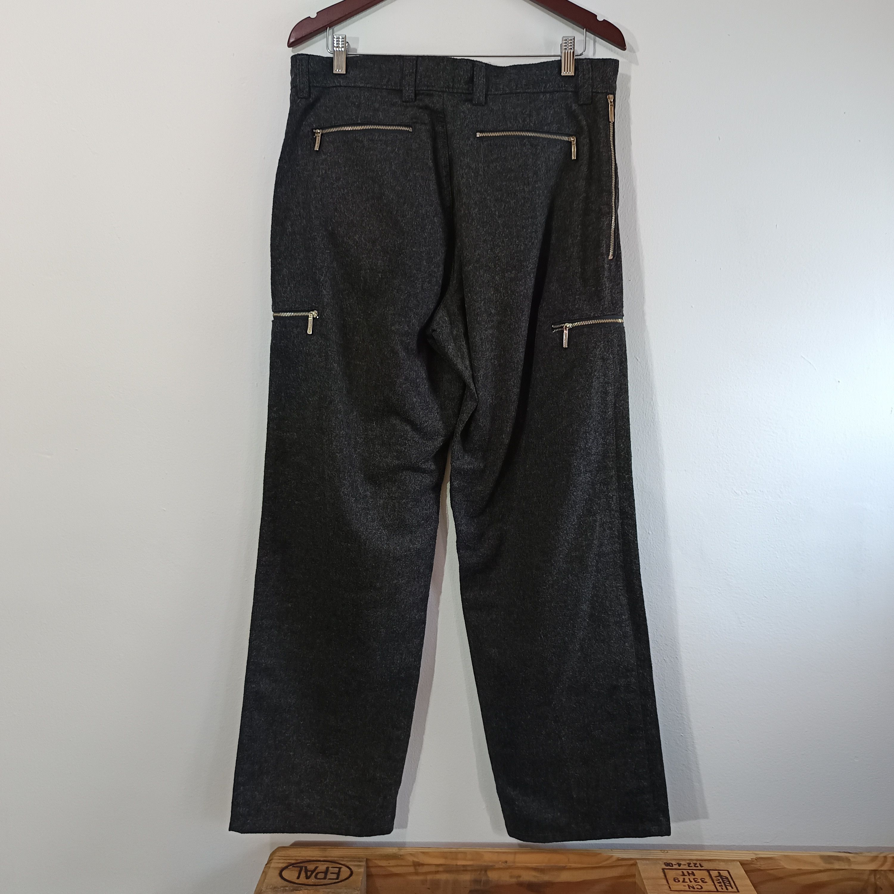 Versace VINTAGE VERSACE MULTI POCKET BAGGY PANTS Size US 36 / EU 52 - 2 Thumbnail