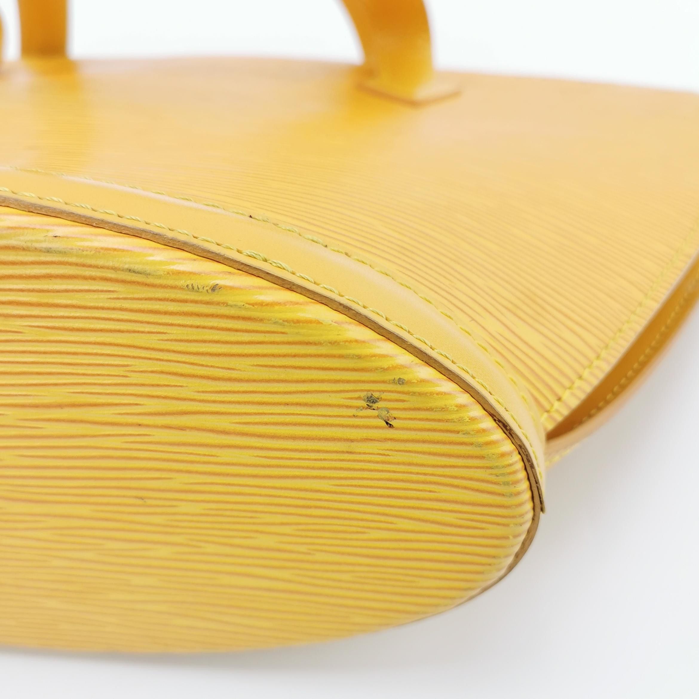 Louis Vuitton Louis Vuitton (LV) Saint Jacques leather solid color water Size ONE SIZE - 5 Thumbnail