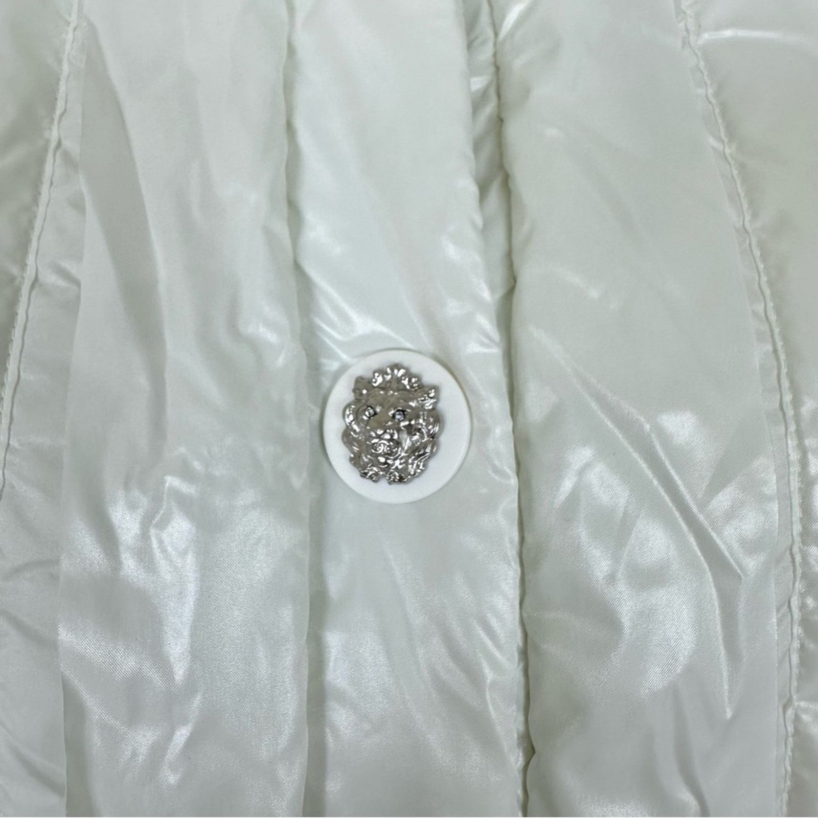 Chanel NEW CHANEL vest size 40 FR or 8 US Authentic Retail 5500$ Size M / US 6-8 / IT 42-44 - 3 Thumbnail