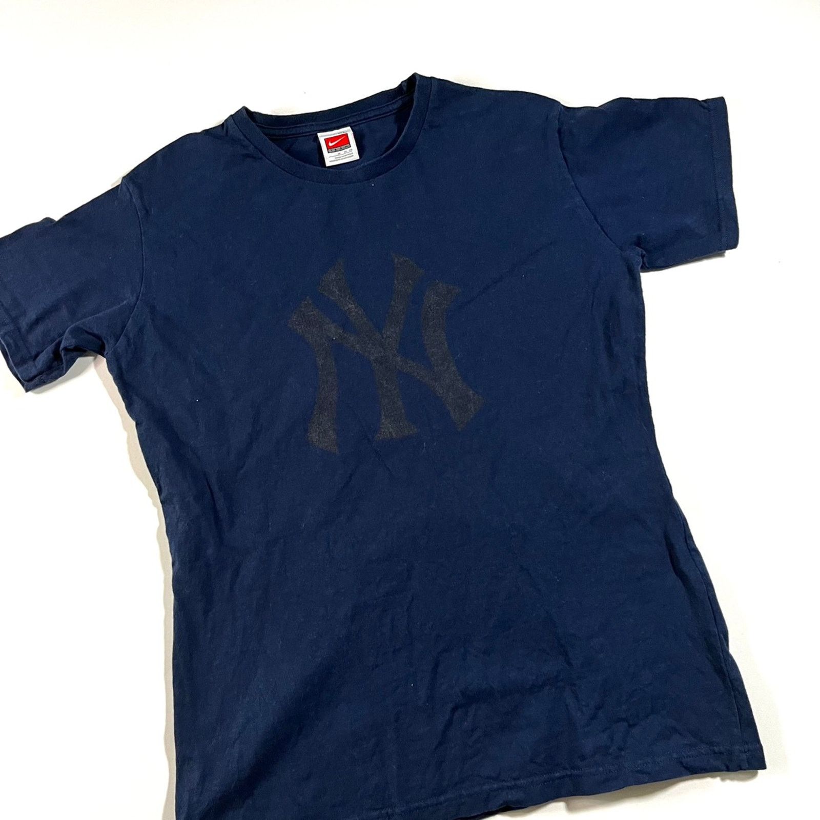 Nike WMNS 2000’s Nike Team New York Yankees Graphic Tshirt M Size US M / EU 48-50 / 2 - 3 Thumbnail