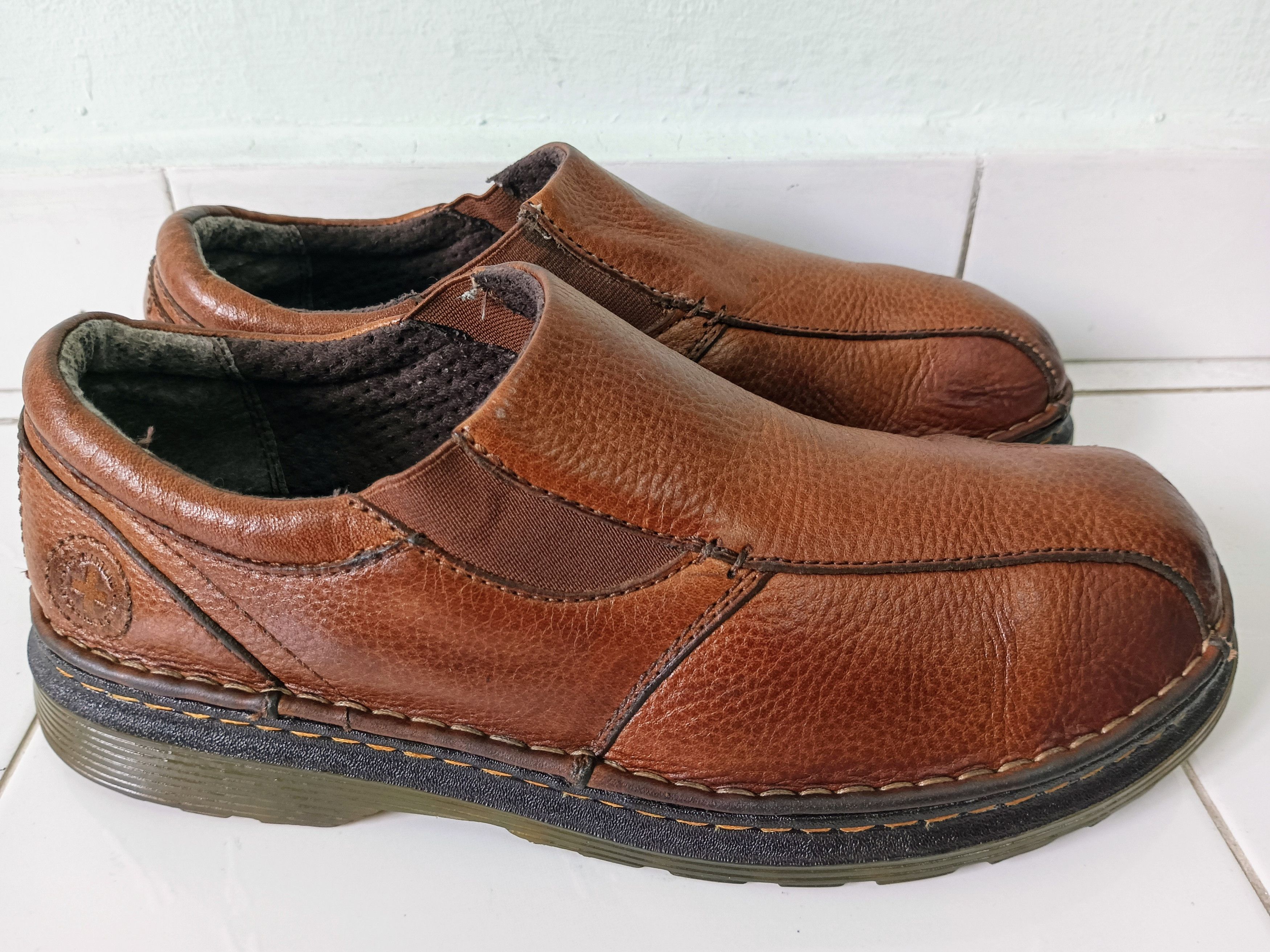 Dr. Martens × Vintage Dr. Martens Mens Tevin Brown Round Toe Low Top AW004 Size US 11 / EU 44 - 7 Thumbnail