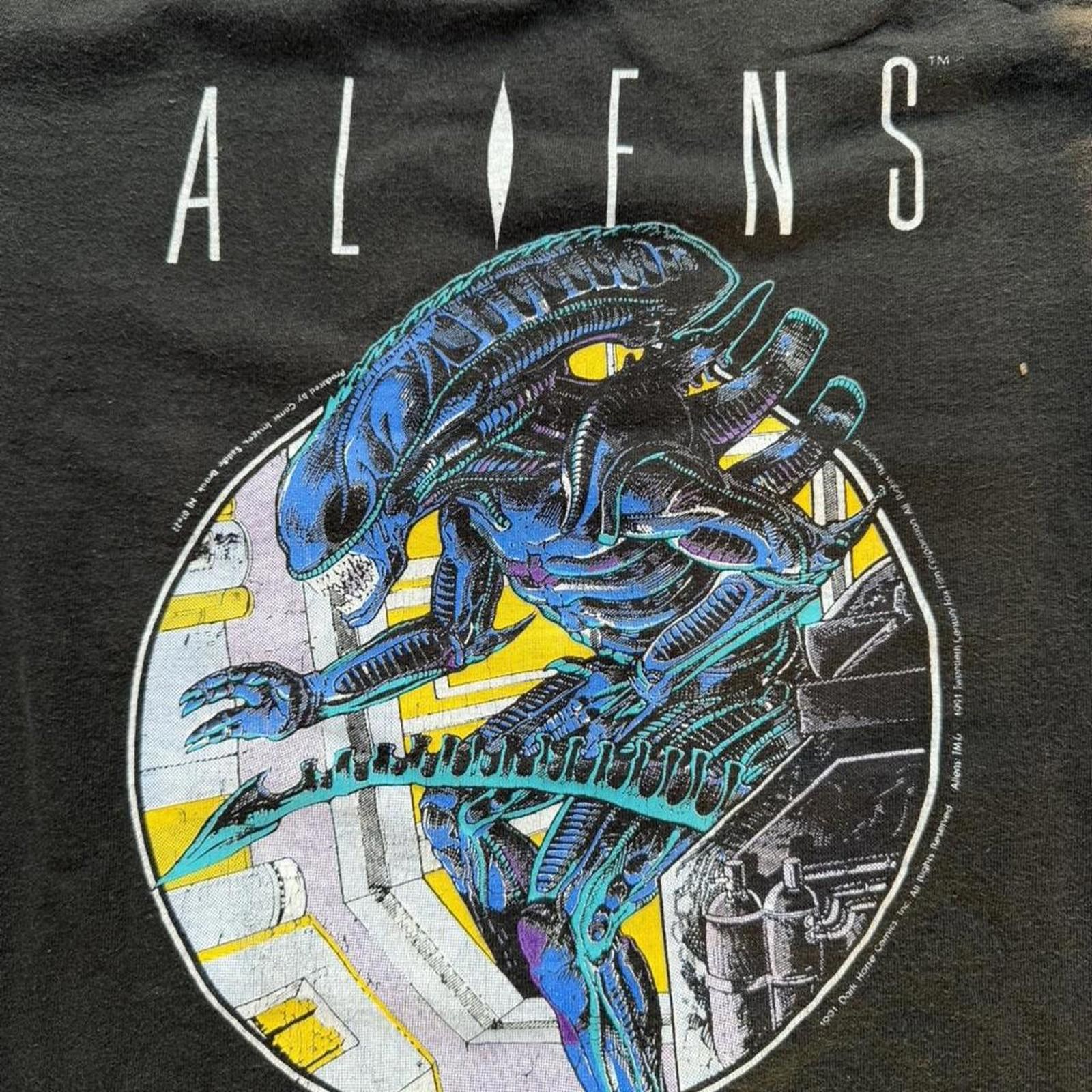 Other 1989 Aliens DHC Tee - black and Xenomorph #aliens Size US L / EU 52-54 / 3 - 2 Thumbnail