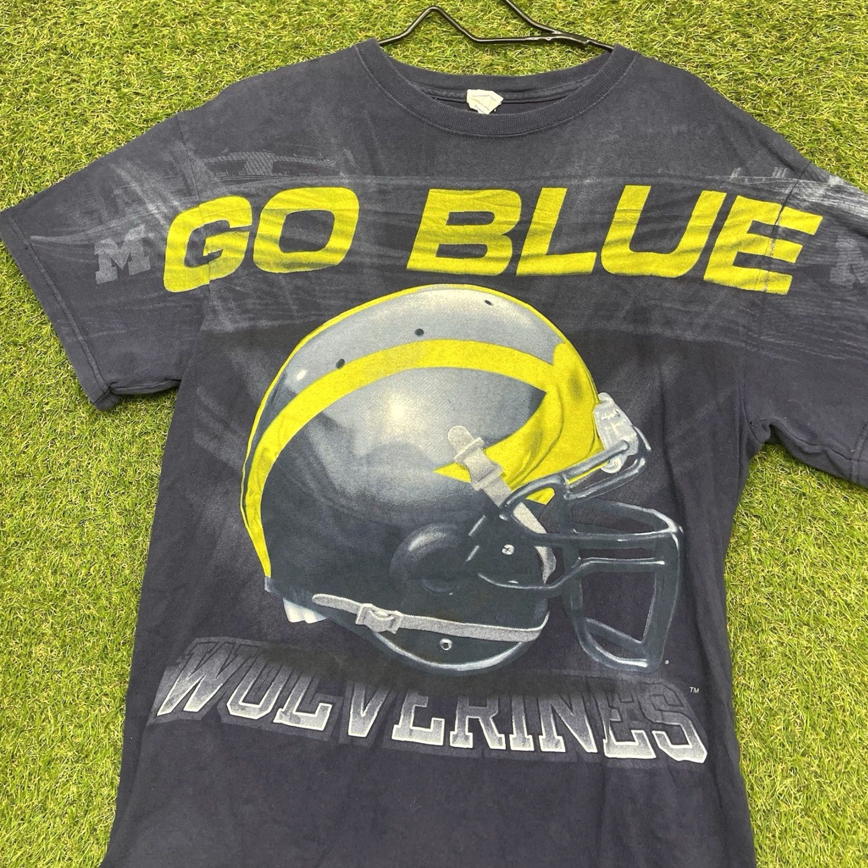 Delta VINTAGE University of Michigan Shirt Mens Large AOP Double Sided Football NCAA Go Blue Size US L / EU 52-54 / 3 - 3 Thumbnail