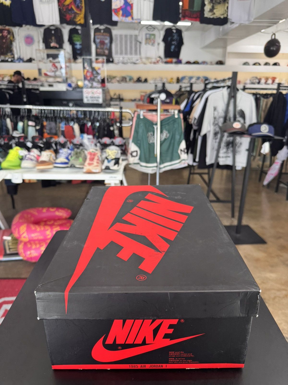 Jordan Brand Air Jordan 1 High Spider-Man Origin Story Size 10.5 (2018) Size US 10.5 / EU 43-44 - 15 Thumbnail