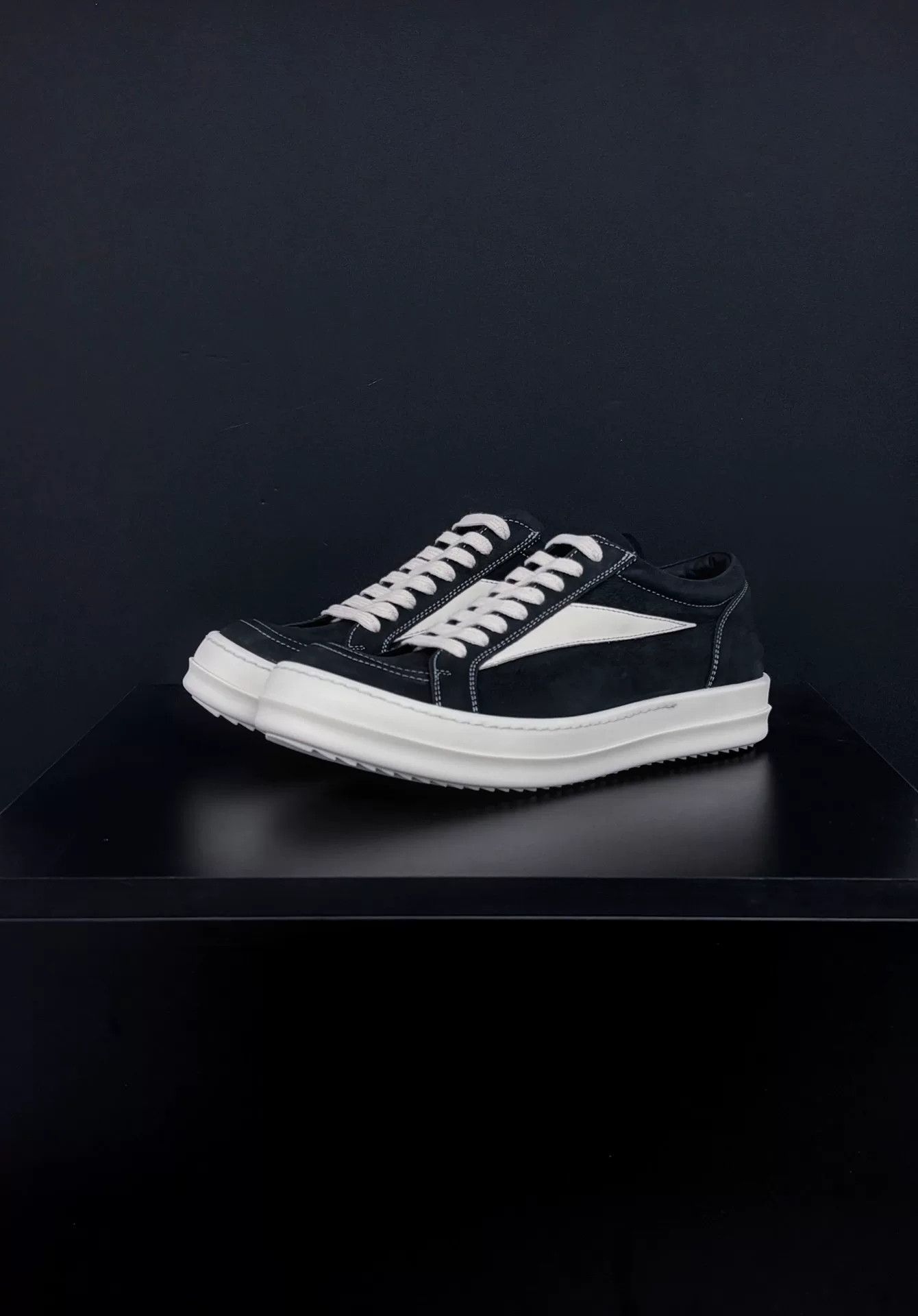 Rick Owens Rick Owens Leather Lowtop Sneakers 6.5 Men Size US 6.5 / EU 39-40 - 1 Thumbnail