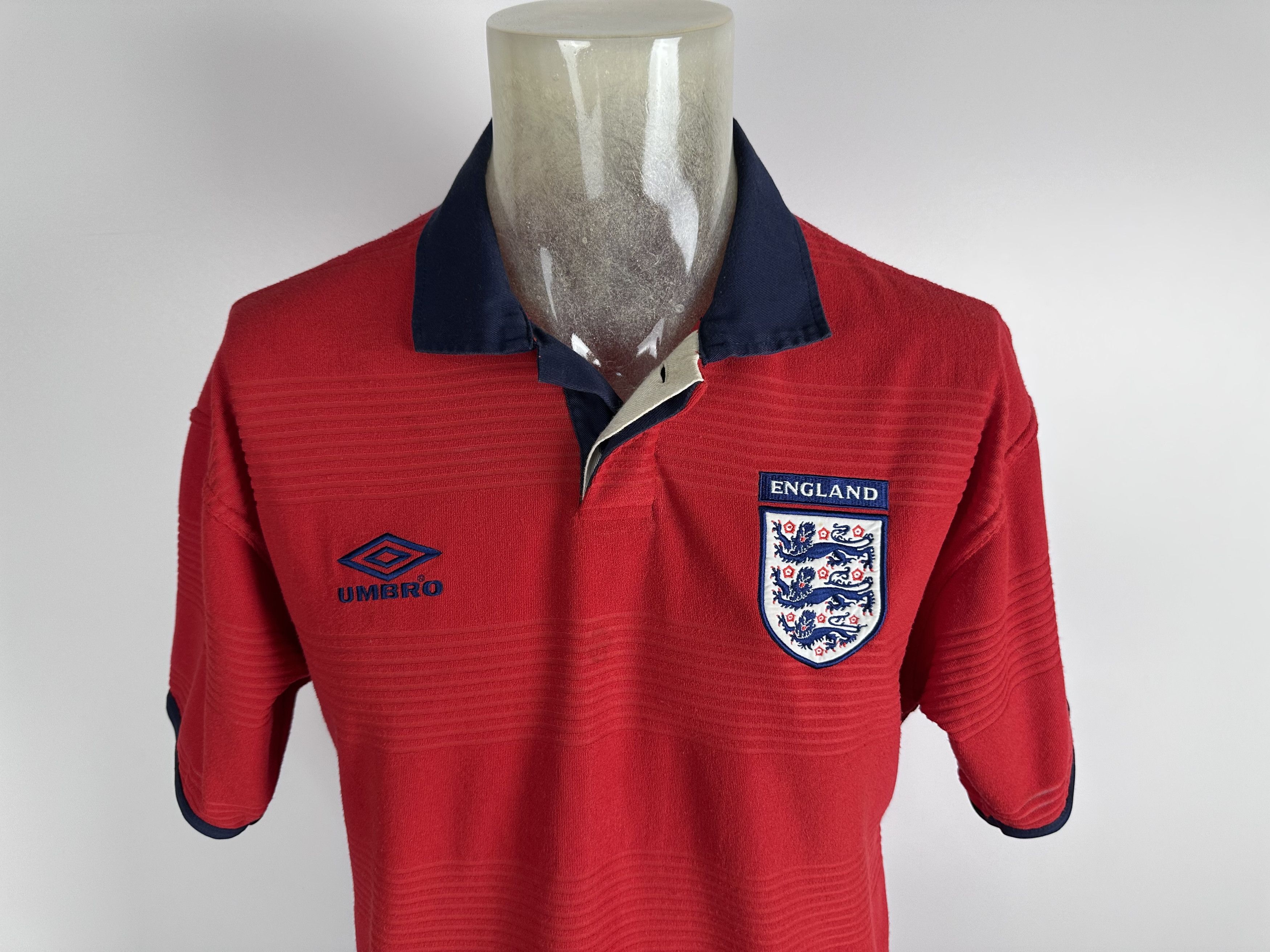 Umbro England 1999/2000/2001 Football Shirt Soccer Jersey Umbro Size US S / EU 44-46 / 1 - 4 Thumbnail