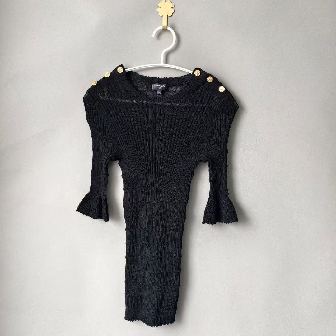 Chanel Chanel Black Gold Coin Button Wool Knit Top Size XS / US 0-2 / IT 36-38 - 1 Thumbnail