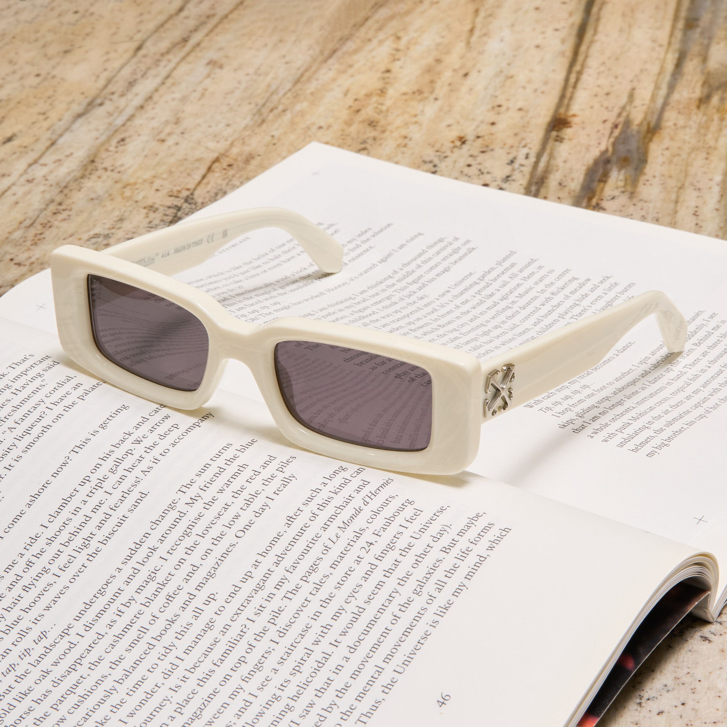 Off-White OFF WHITE Arthur Sunglasses WHITE DARK GREY Size ONE SIZE - 1 Thumbnail